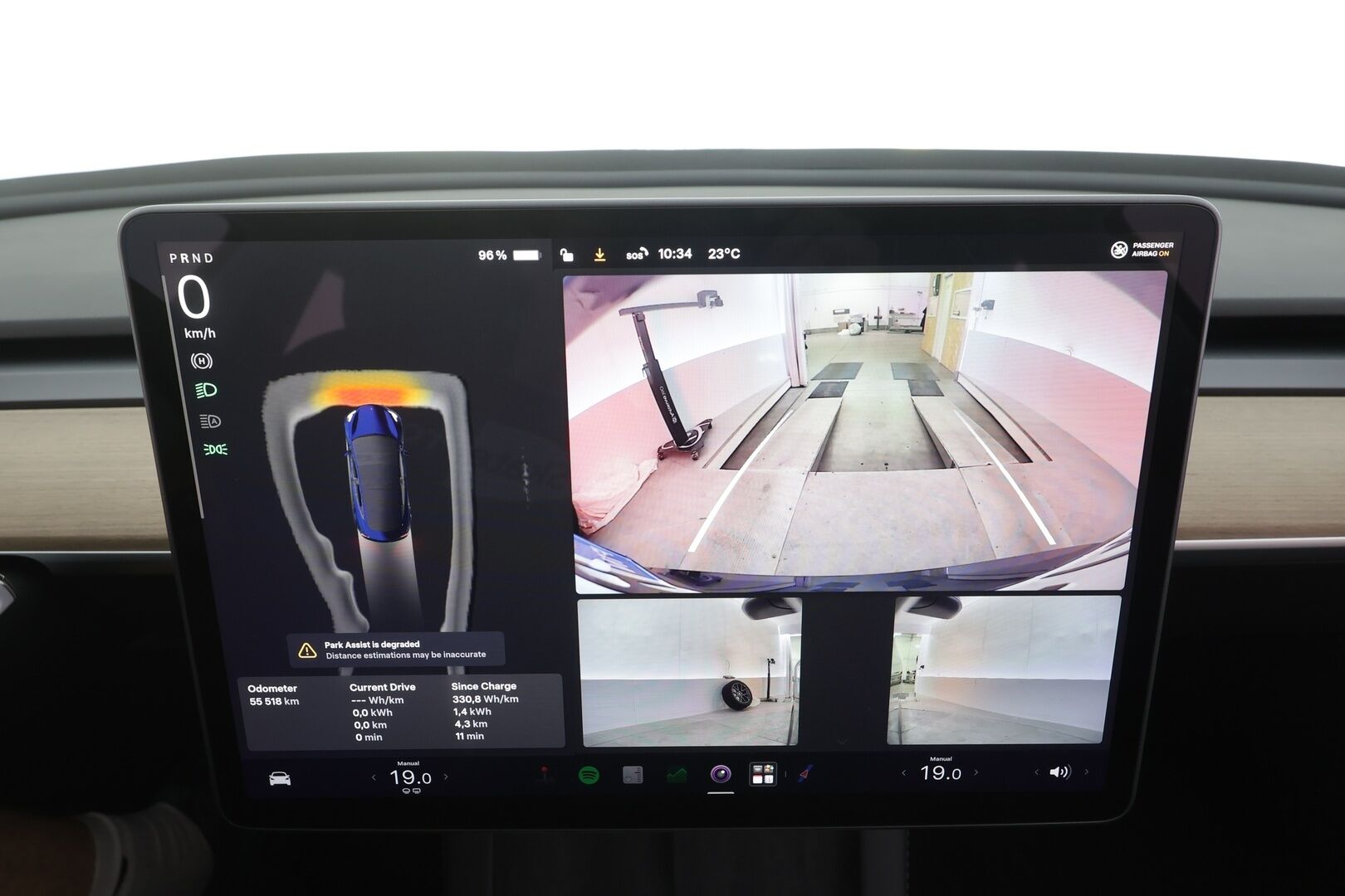 Tesla Model 3 2023 RWD - | ILP | Lasikatto | ACC | Matrix-LED | P.Kamera | Muistipenkki | Premium Speakers | Navi | Kaistavahti | Keyless | 1-om Suomi-auto | 2x Latauskaapelit | Kahdet renkaat |
