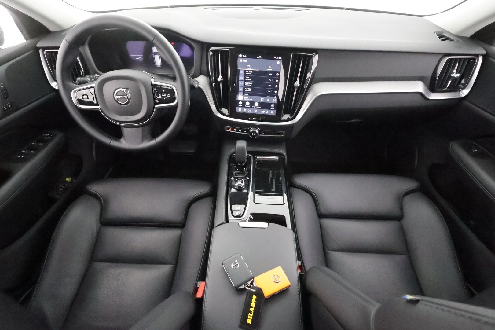 Volvo V60 2024 T6 AWD Long Range Plus Dark aut - ACC | P.kamera | Full-LED | Muistipenkit | High Performance audio | Keyless | Apple&Android | 1.Om Suomi-auto | Kahdet Renkaat |