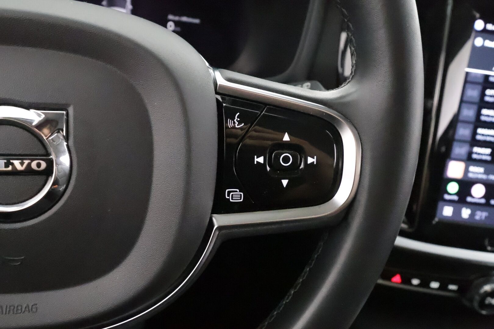 Volvo V60 2024 T6 AWD Long Range Plus Dark aut - ACC | P.kamera | Full-LED | Muistipenkit | High Performance audio | Keyless | Apple&Android | 1.Om Suomi-auto | Kahdet Renkaat |