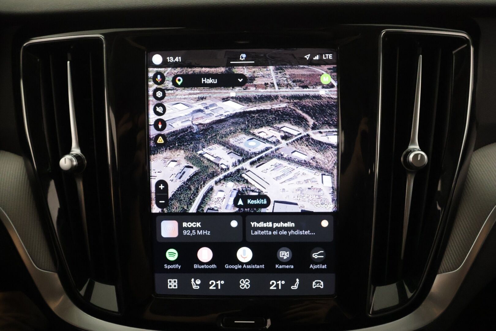 Volvo V60 2024 T6 AWD Long Range Plus Dark aut - ACC | P.kamera | Full-LED | Muistipenkit | High Performance audio | Keyless | Apple&Android | 1.Om Suomi-auto | Kahdet Renkaat |