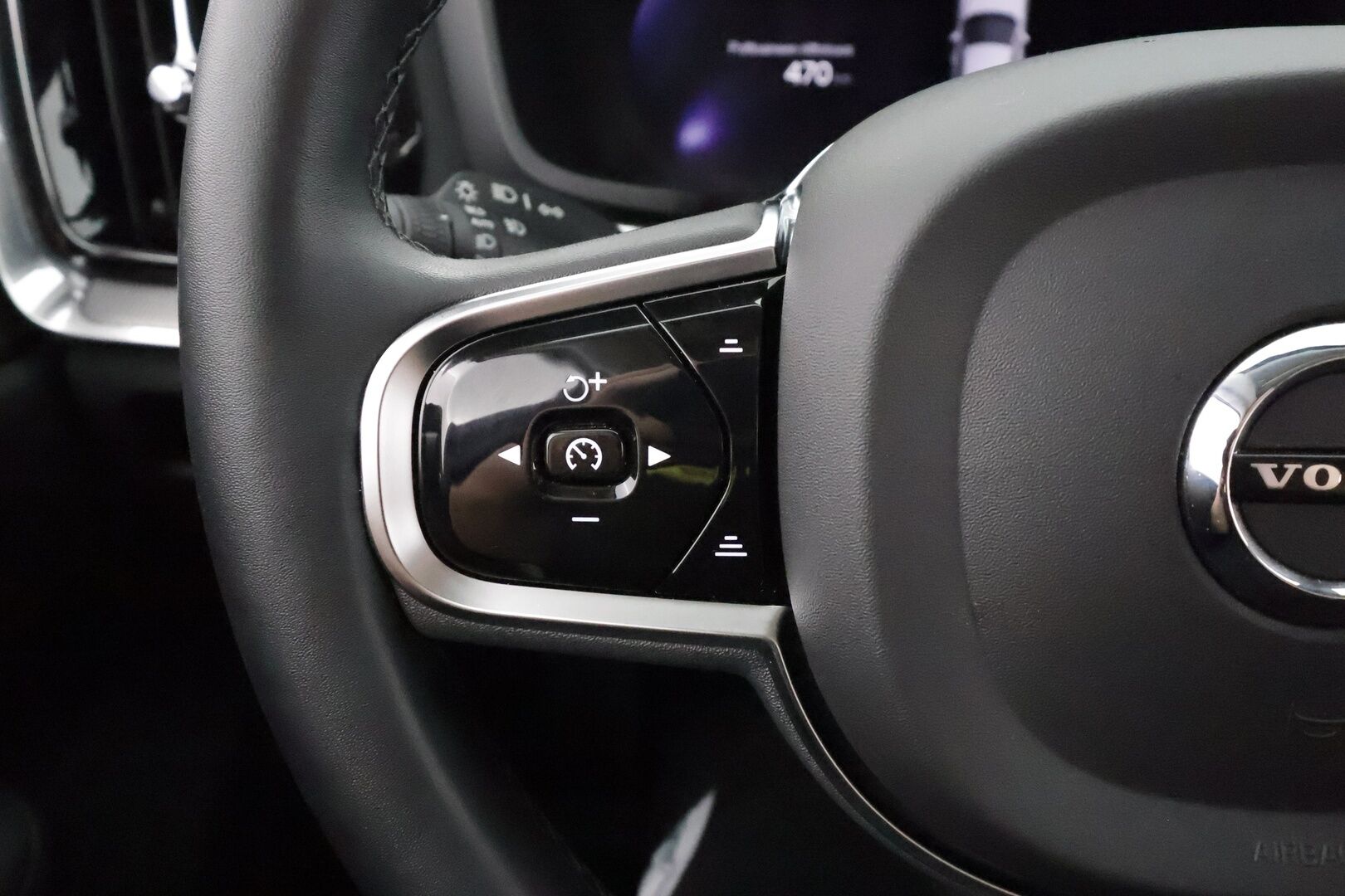 Volvo V60 2024 T6 AWD Long Range Plus Dark aut - ACC | P.kamera | Full-LED | Muistipenkit | High Performance audio | Keyless | Apple&Android | 1.Om Suomi-auto | Kahdet Renkaat |