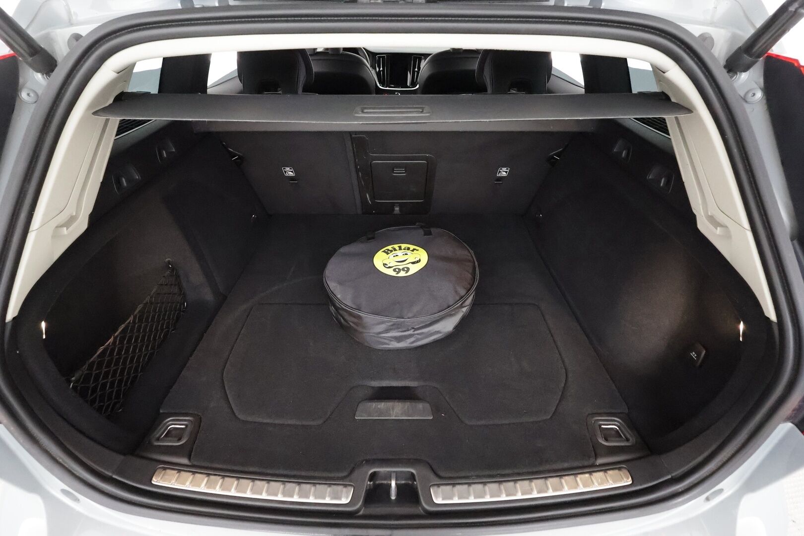 Volvo V60 2024 T6 AWD Long Range Plus Dark aut - ACC | P.kamera | Full-LED | Muistipenkit | High Performance audio | Keyless | Apple&Android | 1.Om Suomi-auto | Kahdet Renkaat |