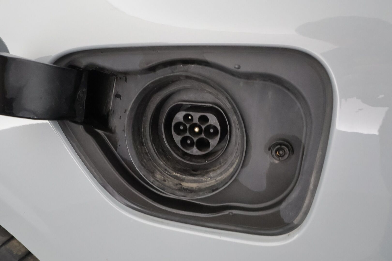 Volvo V60 2024 T6 AWD Long Range Plus Dark aut - ACC | P.kamera | Full-LED | Muistipenkit | High Performance audio | Keyless | Apple&Android | 1.Om Suomi-auto | Kahdet Renkaat |