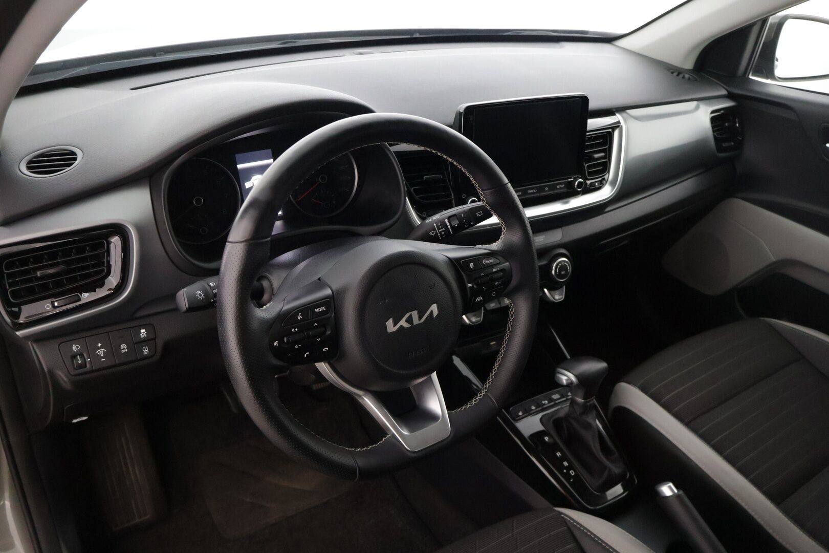 Kia Stonic 2023 1,0 T-GDI 100hv EX DCT Premium Gray - | 1.Om Suomi-auto | P-kamera | LED | Vakkari | Merkkiliikkeen huoltokirja | Juuri Huollettu | Apple&Android carplay | Ratinlämmitin |