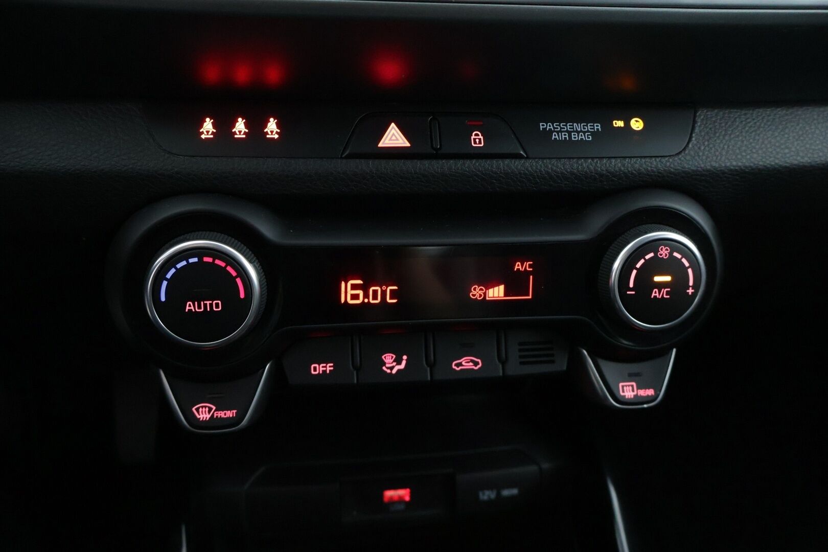 Kia Stonic 2023 1,0 T-GDI 100hv EX DCT Premium Gray * Vakkari / P-kamera / Tutkat takana / Ratinlämmitin / AppleCarPlay * - * 1.om Suomi-auto / Kahdet merkkirenkaat alumiinivanteilla! *
