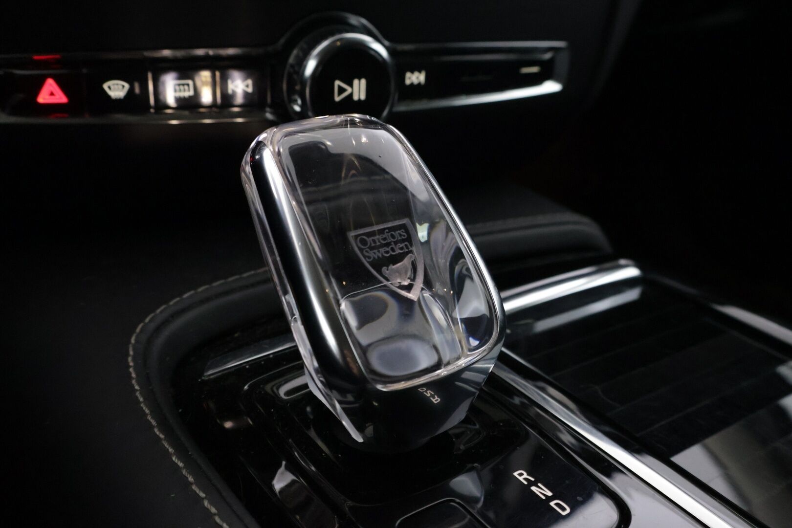 Volvo S60 2020 T6 TwE AWD Inscription Plug-in *ACC / HUD / Webasto / BLIS / Hierovat istuimet / Koukku / Kamera* - Merkkihuollettu / Kahdet Volvon alumiinivanteet