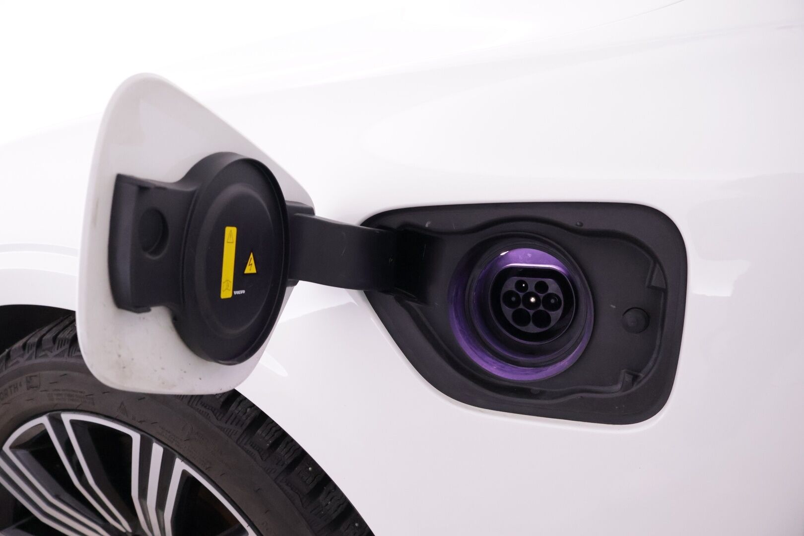 Volvo S60 2020 T6 TwE AWD Inscription Plug-in *ACC / HUD / Webasto / BLIS / Hierovat istuimet / Koukku* - Merkkihuollettu / Kahdet Volvon alumiinivanteet