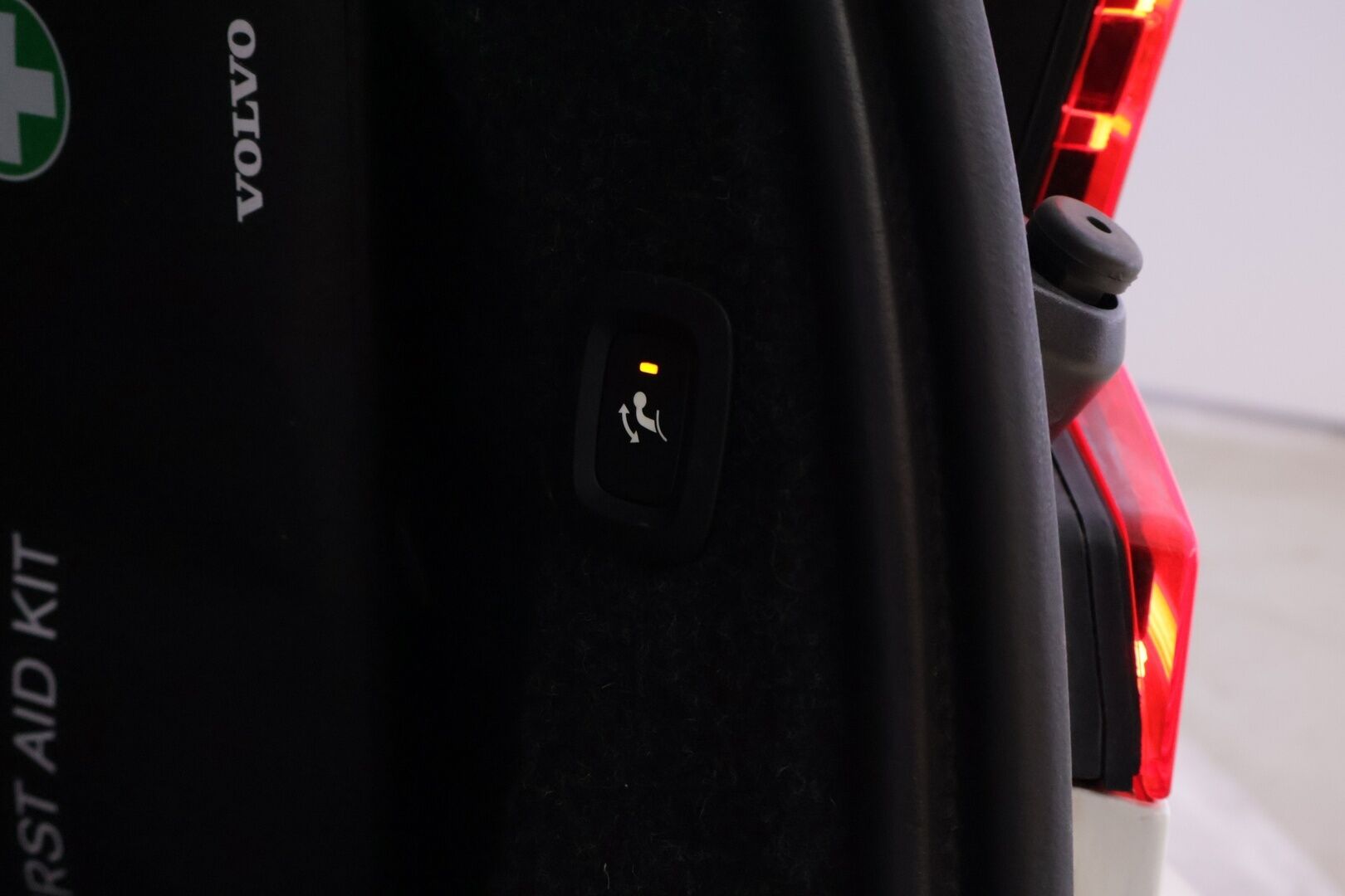 Volvo S60 2020 T6 TwE AWD Inscription Plug-in *ACC / HUD / Webasto / BLIS / Hierovat istuimet / Koukku / Kamera* - Merkkihuollettu / Kahdet Volvon alumiinivanteet