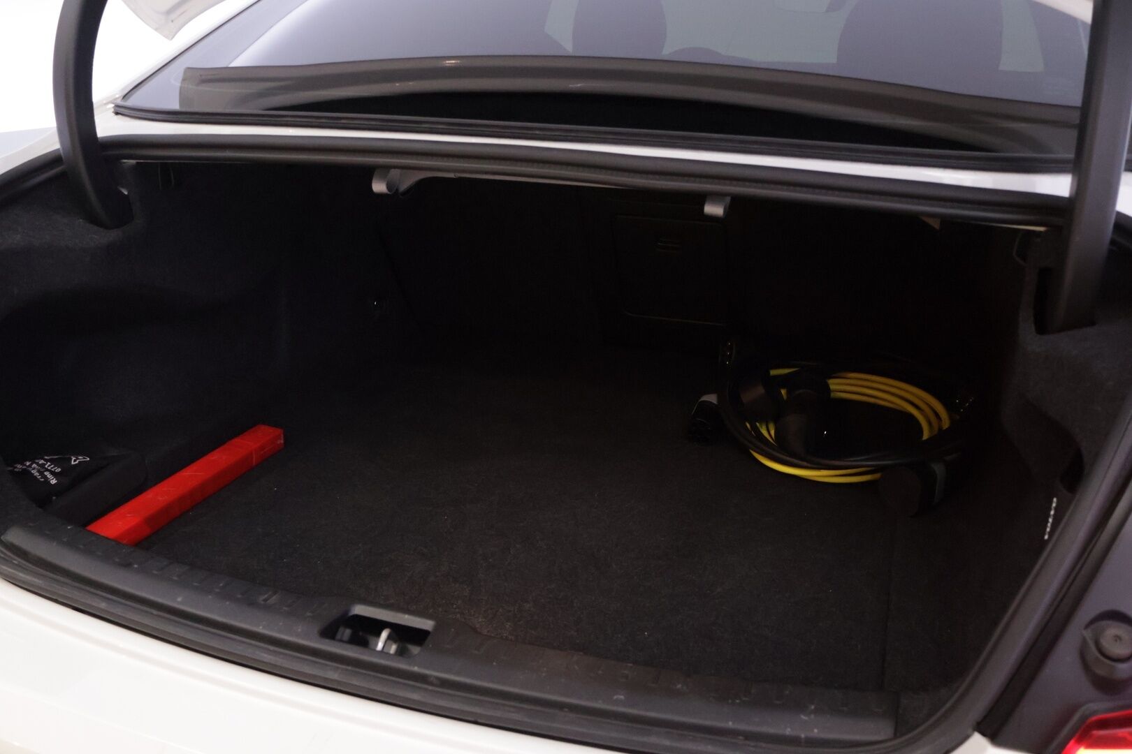 Volvo S60 2020 T6 TwE AWD Inscription Plug-in *ACC / HUD / Webasto / BLIS / Hierovat istuimet / Koukku / Kamera* - Merkkihuollettu / Kahdet Volvon alumiinivanteet