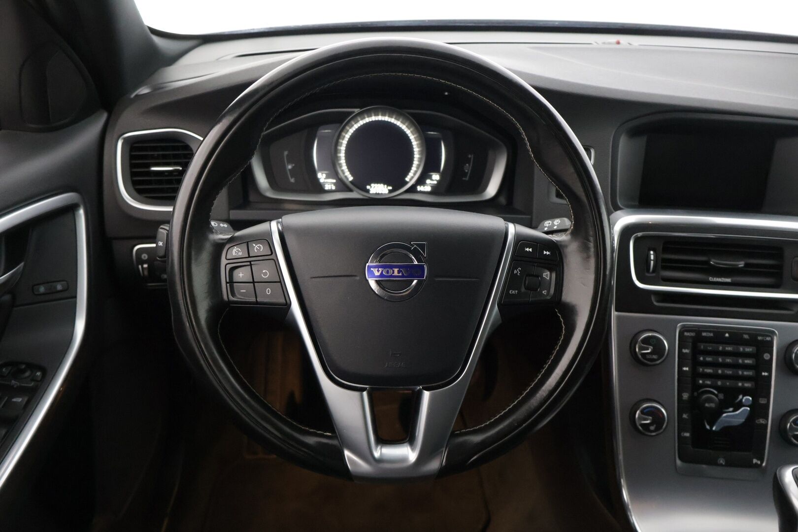 Volvo V60 2018 D2 Business Classic Summum ** Facelift / Digimittaristo / Muistipenkki / Kamera ** - * Asiallisesti huollettu auto kaksilla renkailla! / Nahkasisusta / Digimittaristo *