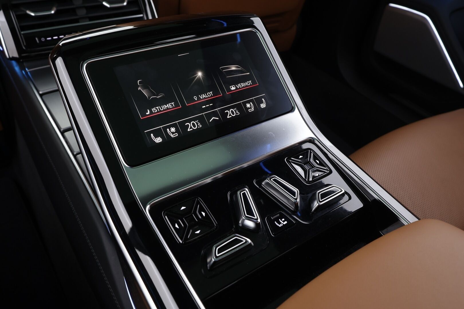 Audi A8 2023 Sedan Lang 60 TFSI e quattro tiptronic - | Nelipyöräohjaus | Imuovet | B&O Advanced 3D | ACC | Night vision | HD Matrix | Ilm. muistipenkit takana hieronnalla | Comfort penkki hieronnalla | Takanäytöt | HUD | 360° | Merkkihuollettu | ALV | 