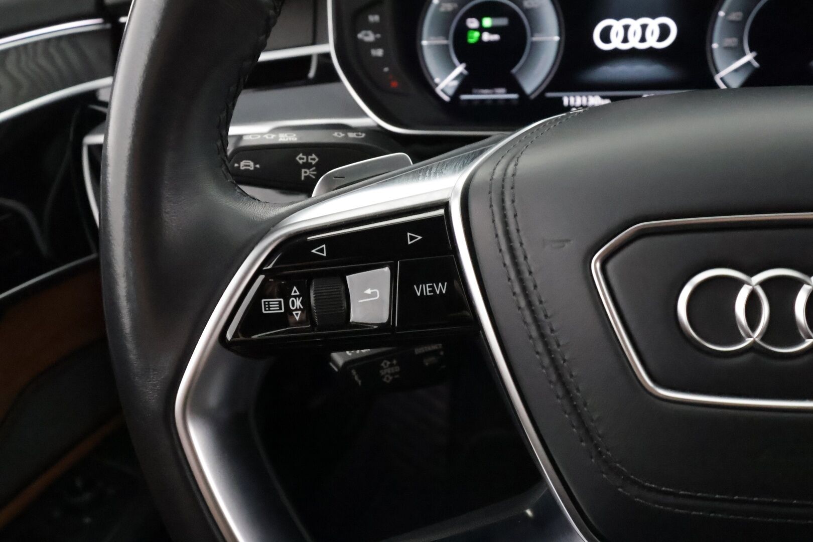 Audi A8 2023 Sedan Lang 60 TFSI e quattro tiptronic - | Nelipyöräohjaus | Imuovet | B&O Advanced 3D | ACC | Night vision | HD Matrix | Ilm. muistipenkit takana hieronnalla | Comfort penkki hieronnalla | Takanäytöt | HUD | 360° | Merkkihuollettu | ALV | 