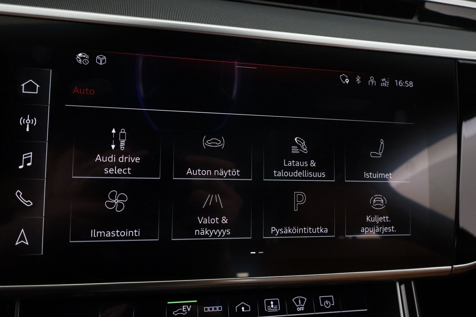 Audi A8 2023 Sedan Lang 60 TFSI e quattro tiptronic - | Nelipyöräohjaus | Imuovet | B&O Advanced 3D | ACC | Night vision | HD Matrix | Ilm. muistipenkit takana hieronnalla | Comfort penkki hieronnalla | Takanäytöt | HUD | 360° | Merkkihuollettu | ALV | 
