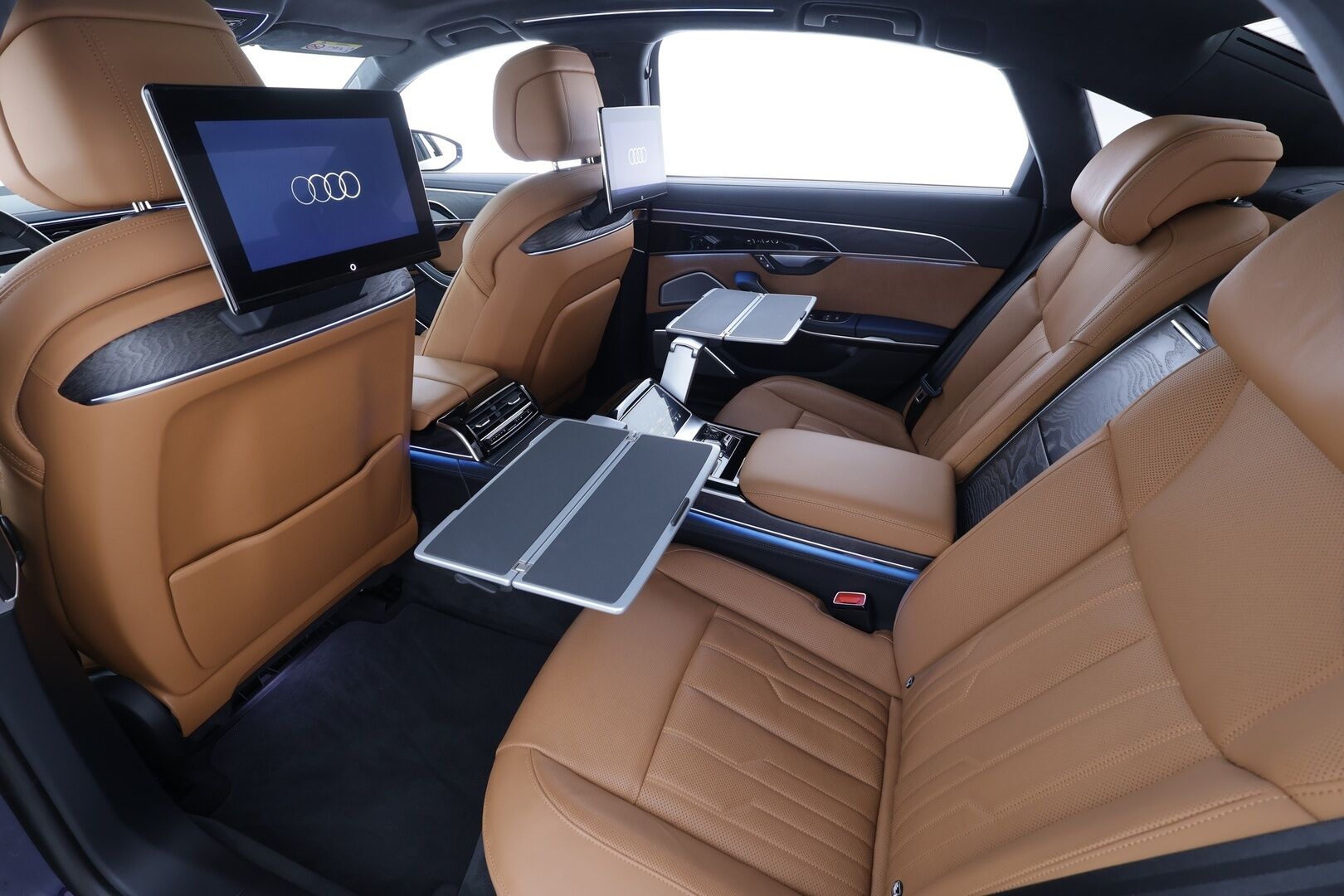 Audi A8 2023 Sedan Lang 60 TFSI e quattro tiptronic - | Nelipyöräohjaus | Imuovet | B&O Advanced 3D | ACC | Night vision | HD Matrix | Ilm. muistipenkit takana hieronnalla | Comfort penkki hieronnalla | Takanäytöt | HUD | 360° | Merkkihuollettu | ALV | 