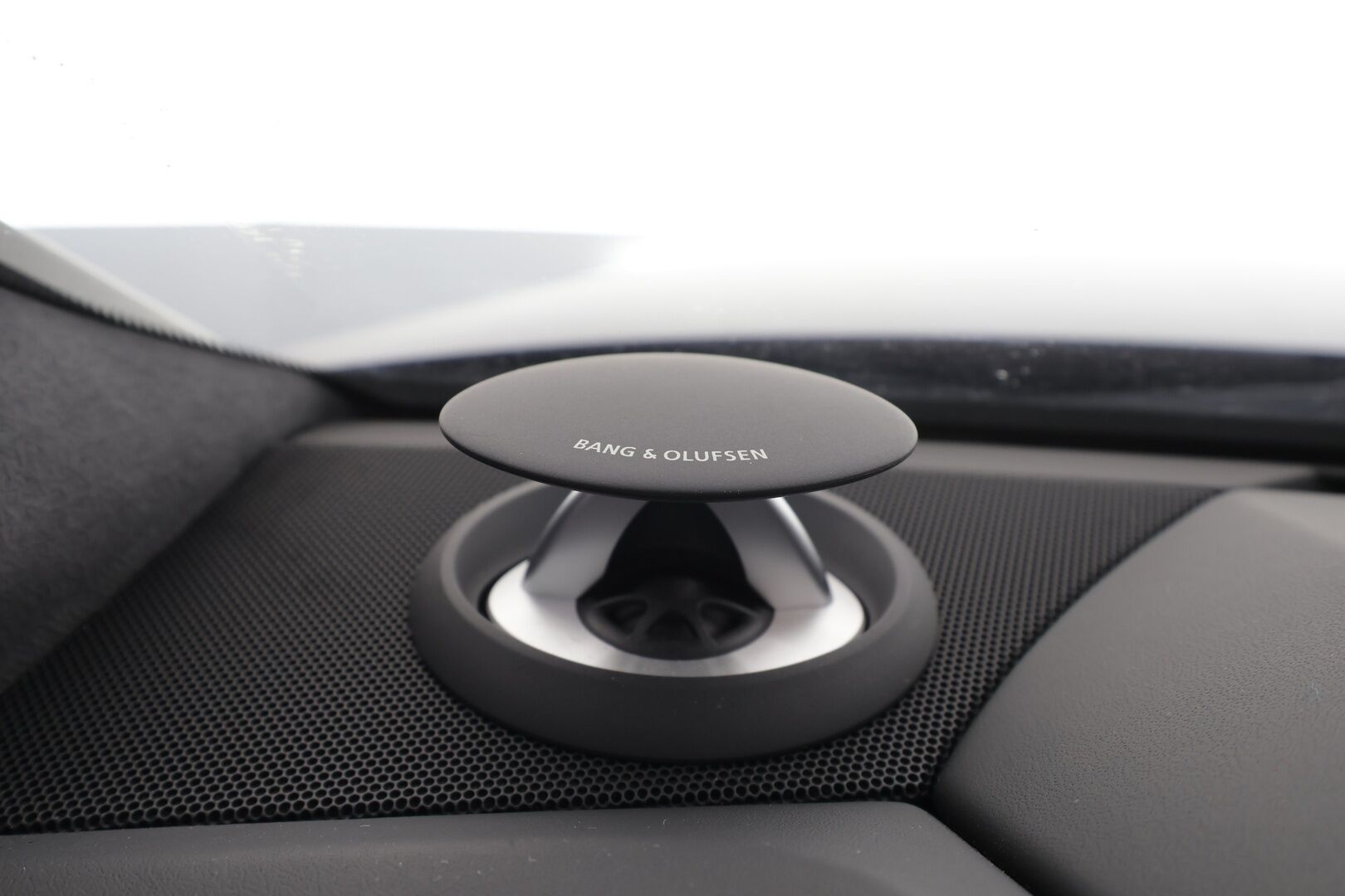 Audi A8 2023 Sedan Lang 60 TFSI e quattro tiptronic - | Nelipyöräohjaus | Imuovet | B&O Advanced 3D | ACC | Night vision | HD Matrix | Ilm. muistipenkit takana hieronnalla | Comfort penkki hieronnalla | Takanäytöt | HUD | 360° | Merkkihuollettu | ALV | 
