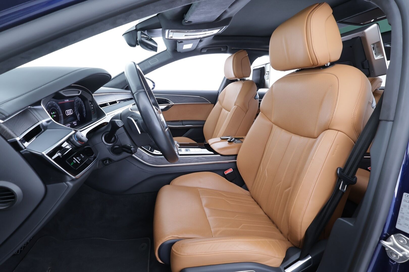 Audi A8 2023 Sedan Lang 60 TFSI e quattro tiptronic - | Nelipyöräohjaus | Imuovet | B&O Advanced 3D | ACC | Night vision | HD Matrix | Ilm. muistipenkit takana hieronnalla | Comfort penkki hieronnalla | Takanäytöt | HUD | 360° | Merkkihuollettu | ALV | 