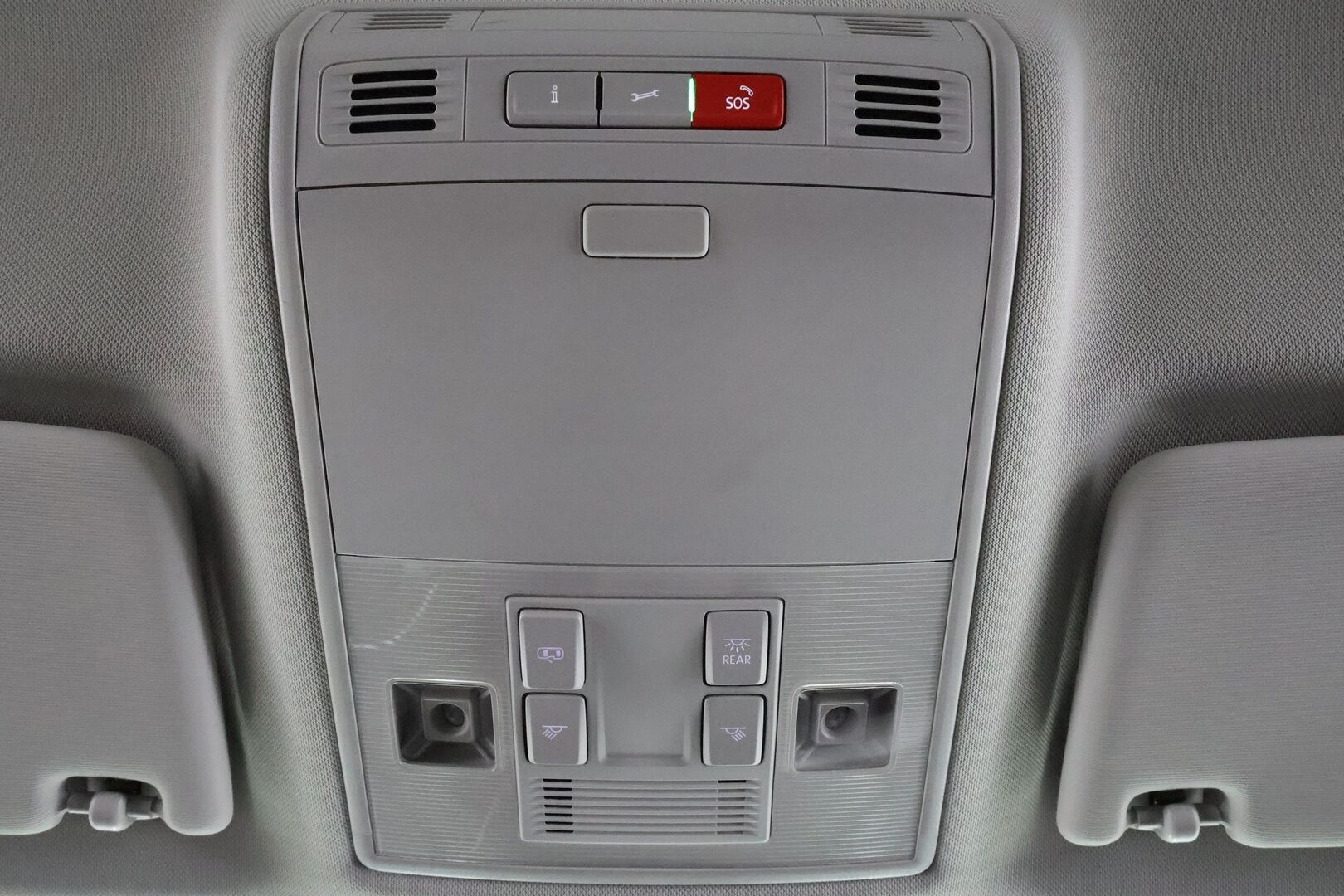 Skoda Superb 2024 Combi 1.4 TSI PHEV Ambition iV DSG * ACC / P.tutkat / LED / Navi / Webasto / Koukku / KeylessGo / Sähköluukku * - 1.Om Suomi-auto / Akku kuntotarkastettu / Kahdet renkaat aluvanteilla / Merkkihuollettu