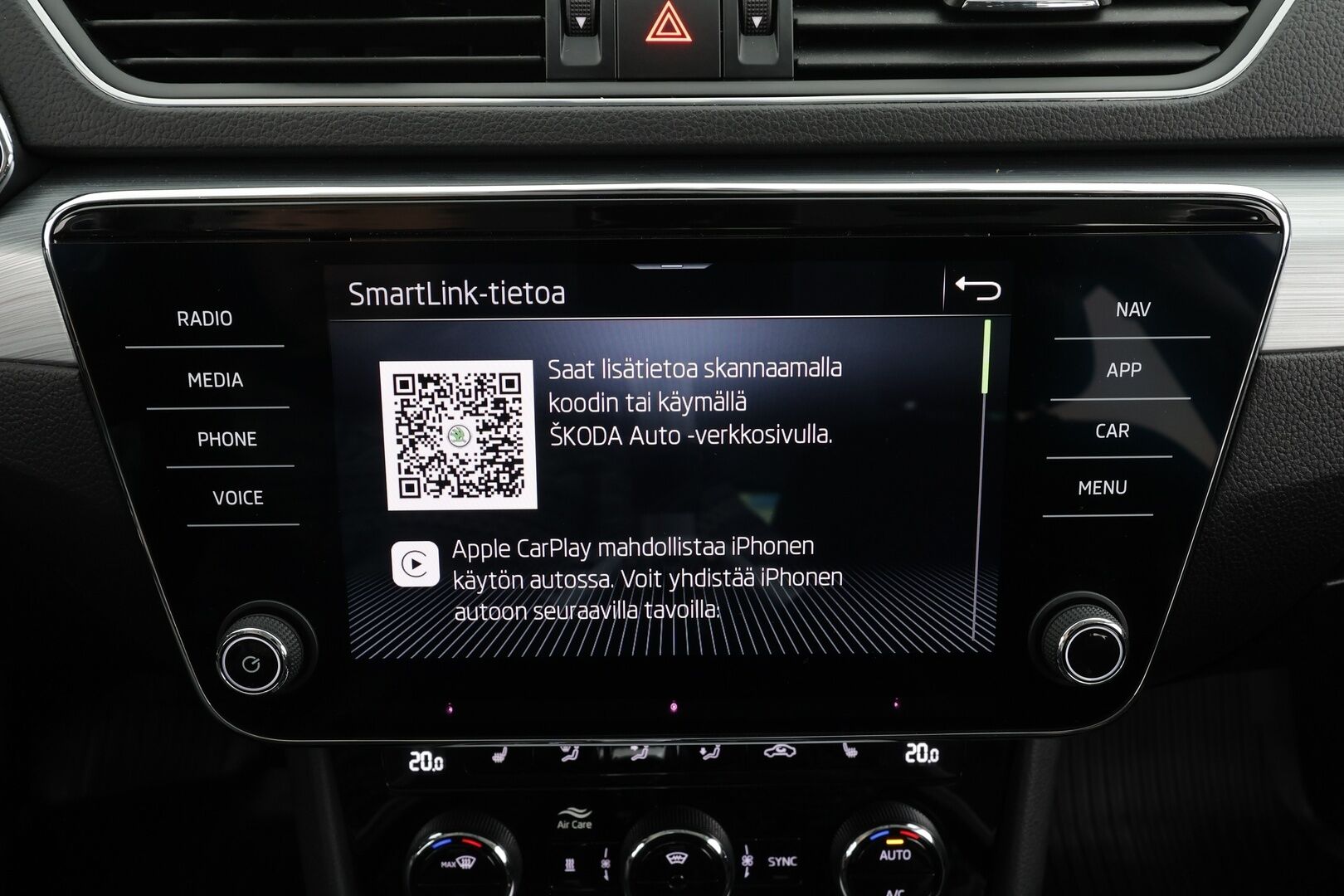 Skoda Superb 2024 Combi 1.4 TSI PHEV Ambition iV DSG * ACC / P.tutkat / LED / Navi / Webasto / Koukku / KeylessGo / Sähköluukku * - 1.Om Suomi-auto / Akku kuntotarkastettu / Kahdet renkaat aluvanteilla / Merkkihuollettu - HULLUT AVAJAISHULINAT KORKOTARJOUS 3,29 %