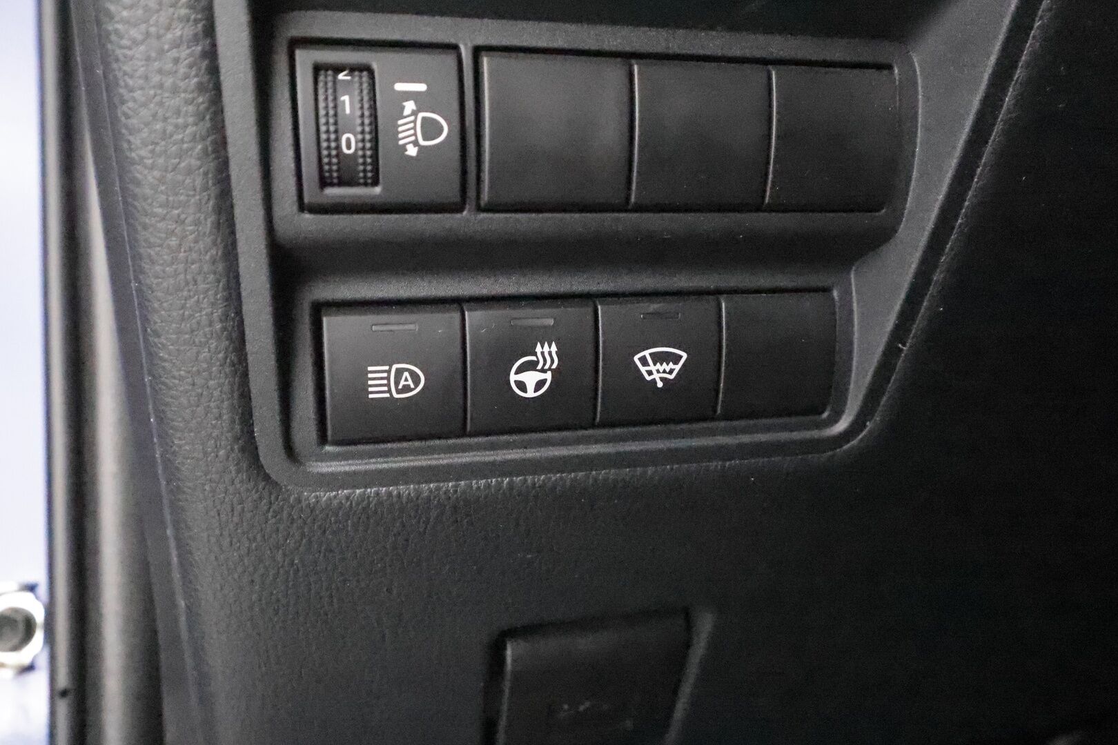 Toyota Yaris Cross 2024 1,5 Hybrid Active - | ACC | LED | LTA | P.kamera | Keyless | Navi | Apple & Android | Lämm. ratti | Aut. ilmastointi | 2x renkaat aluin | Merkkihuollot | Suomiauto | 