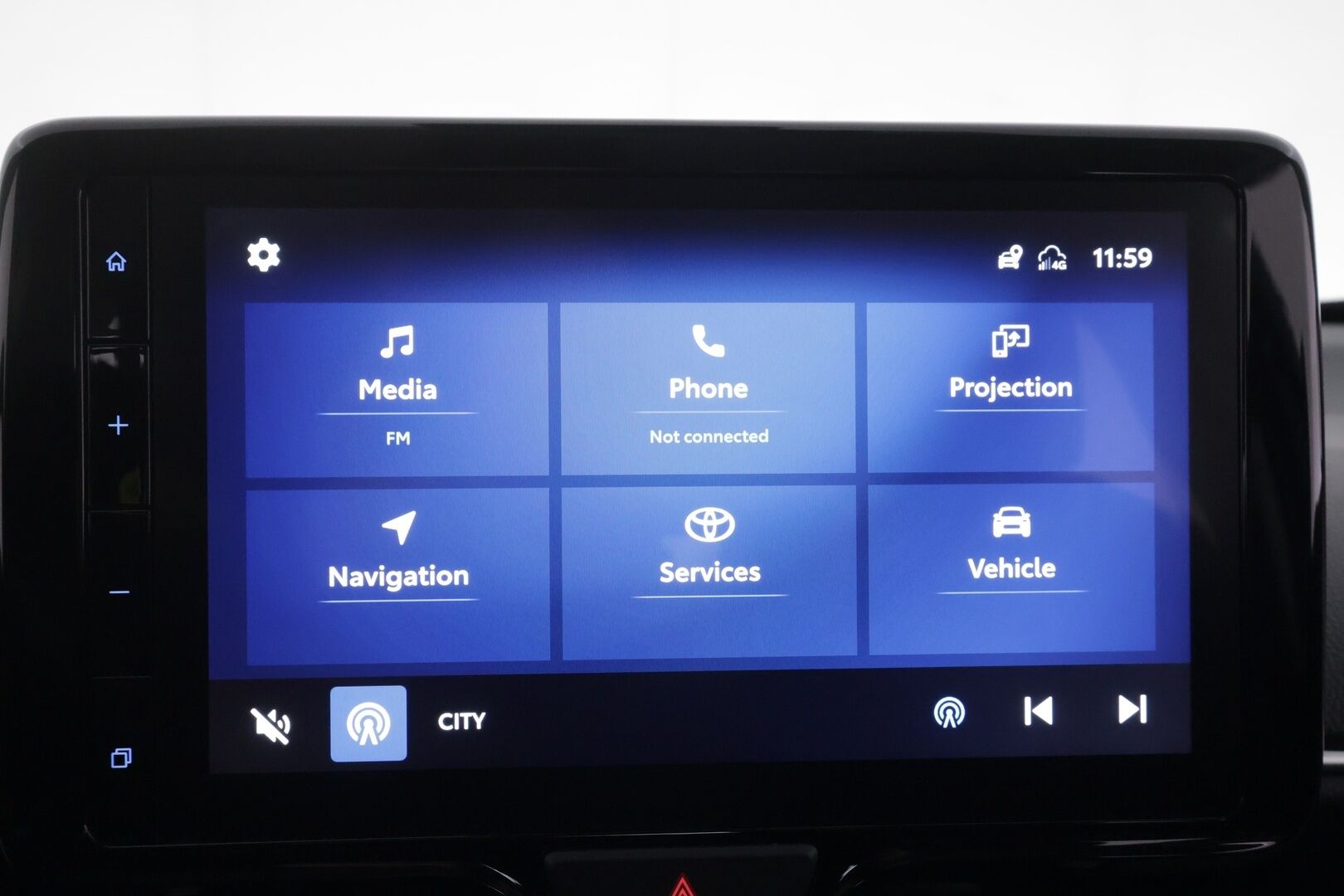 Toyota Yaris Cross 2024 1,5 Hybrid Active - | ACC | LED | LTA | P.kamera | Keyless | Navi | Apple & Android | Lämm. ratti | Aut. ilmastointi | 2x renkaat aluin | Merkkihuollot | Suomiauto | 