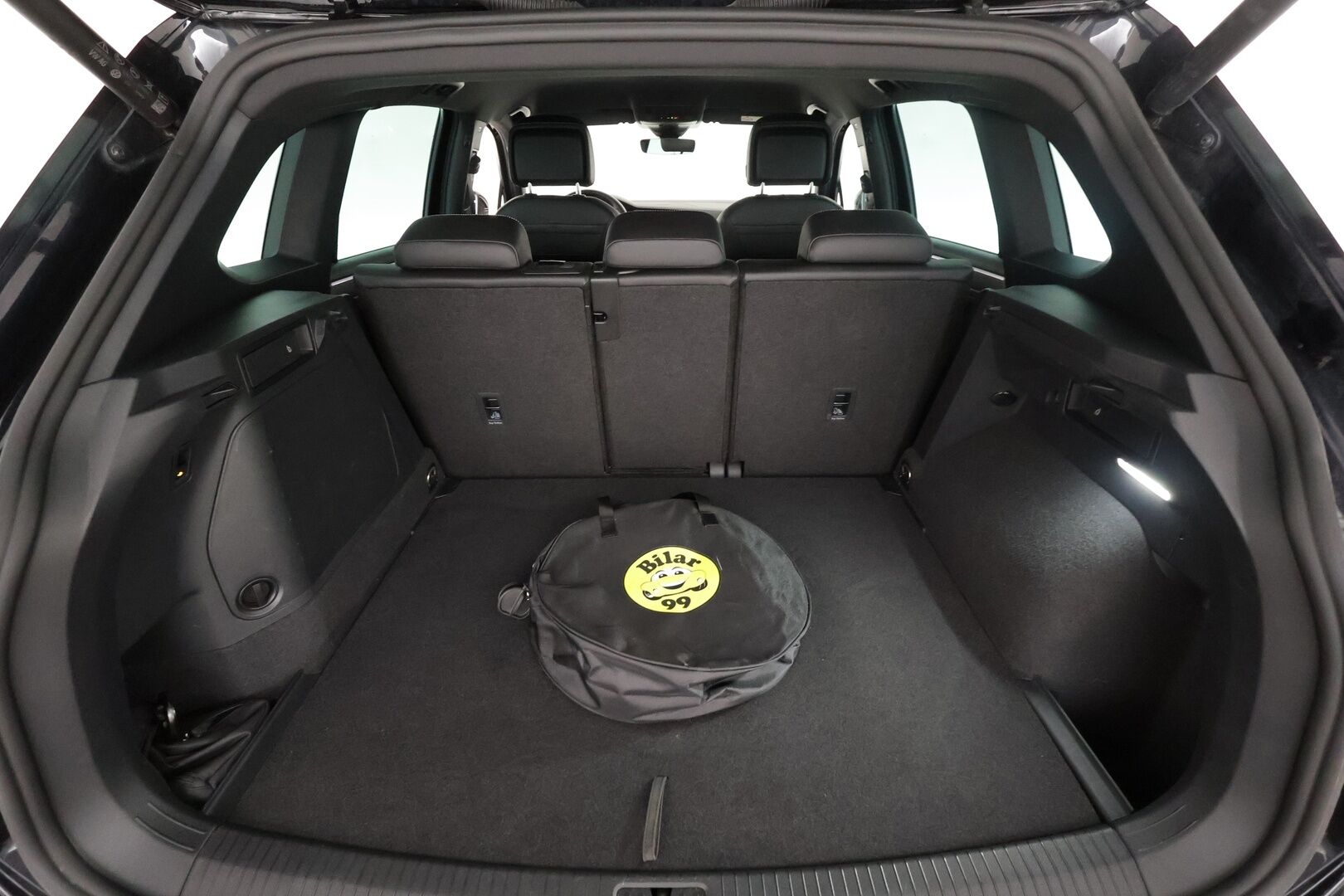 Volkswagen Tiguan 2024 R-Line Business Limited eHybrid 180 kW DSG-automaatti - ACC | koukku | IQ-Light | P-Kamera | Ratinlämmitys | Digimittaristo | Navi | Apple&Android | 1.Om Suomi-auto | Kahdet Renkaat | Merkkihuollettu | - KORKO VAIN 3,99 %
