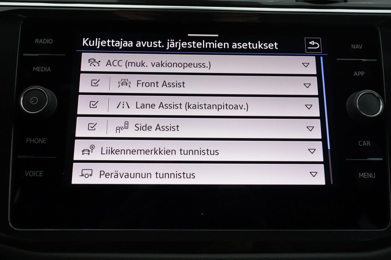 Volkswagen Tiguan 2024 R-Line Business Limited eHybrid 180 kW DSG-automaatti - ACC | koukku | IQ-Light | P-Kamera | Ratinlämmitys | Digimittaristo | Navi | Apple&Android | 1.Om Suomi-auto | Kahdet Renkaat | Merkkihuollettu | - KORKO VAIN 3,99 %
