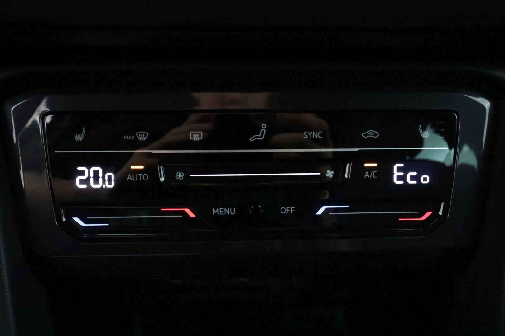 Volkswagen Tiguan 2024 R-Line Business Limited eHybrid 180 kW DSG-automaatti - ACC | koukku | IQ-Light | P-Kamera | Ratinlämmitys | Digimittaristo | Navi | Apple&Android | 1.Om Suomi-auto | Kahdet Renkaat | Merkkihuollettu | - KORKO VAIN 3,99 %