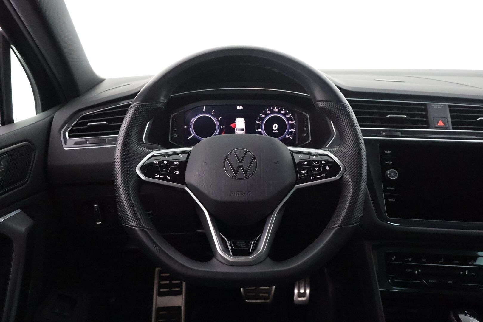 Volkswagen Tiguan 2024 R-Line Business Limited eHybrid 180 kW DSG-automaatti - ACC | koukku | IQ-Light | P-Kamera | Ratinlämmitys | Digimittaristo | Navi | Apple&Android | 1.Om Suomi-auto | Kahdet Renkaat | Merkkihuollettu | - KORKO VAIN 3,99 %