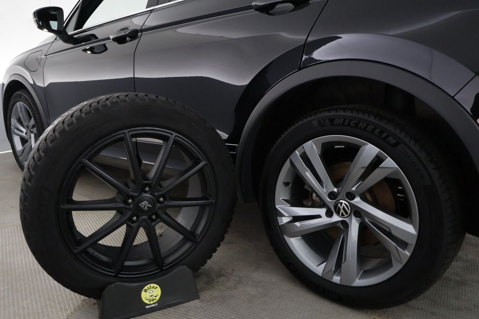 Volkswagen Tiguan 2024 R-Line Business Limited eHybrid 180 kW DSG-automaatti - ACC | koukku | IQ-Light | P-Kamera | Ratinlämmitys | Digimittaristo | Navi | Apple&Android | 1.Om Suomi-auto | Kahdet Renkaat | Merkkihuollettu | - KORKO VAIN 3,99 %