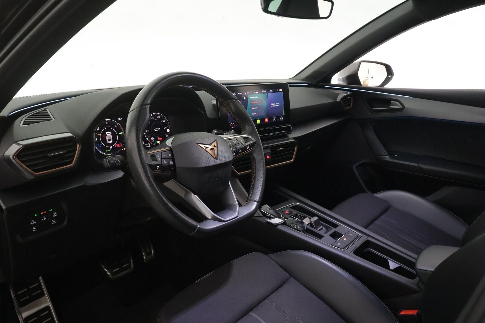 CUPRA Leon Sportstourer 2021 1,4 PHEV 180 kW e-HYBRID DSG - | ACC | Muistipenkki | DCC | Sporttipenkit | Puolinahat | P.kamera | Ambient | Keyless | Side assist | Sähk. takaluukku | Lämm. ratti | 