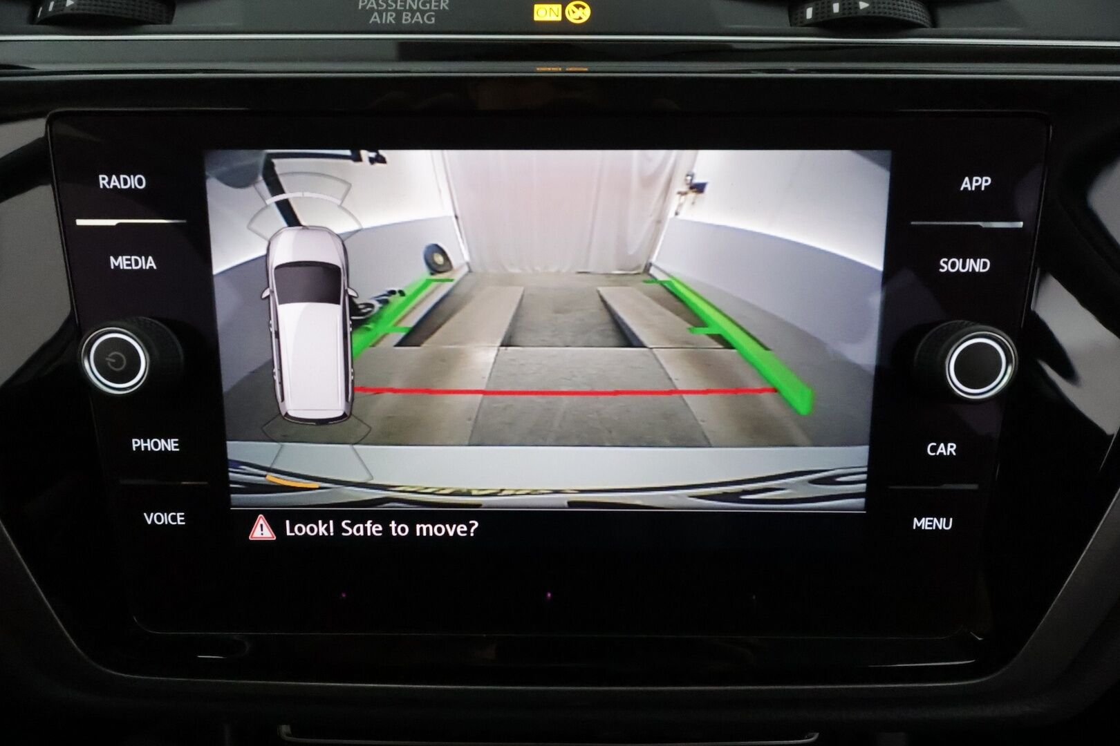 Volkswagen Touran 2020 R-Line 1,5 TSI EVO 110 kW DSG 7-P **Koukku / Adapt.Vakkari / P.kamera / LED-valot / Hierovat Penkit / KeylessGO** - 3,99 % KORKOTARJOUS TÄHÄN AUTOON - Kahdet renkaat