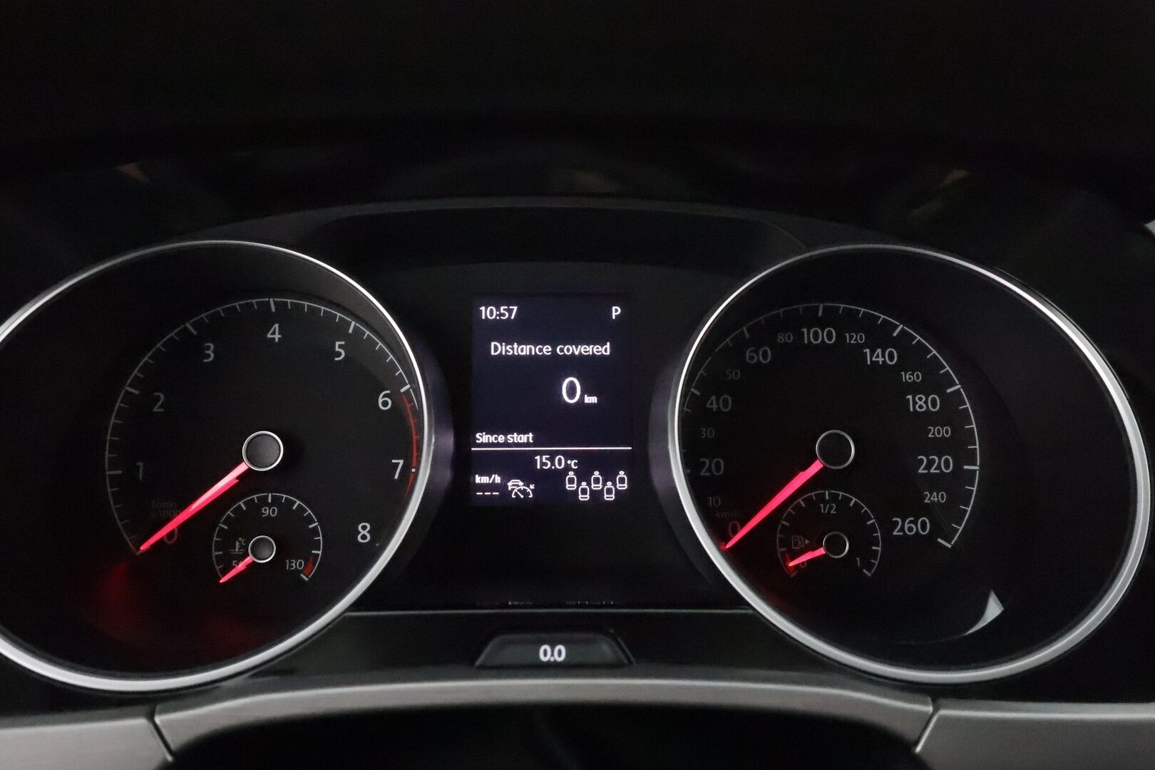 Volkswagen Touran 2020 R-Line 1,5 TSI EVO 110 kW DSG 7-P **Koukku / Adapt.Vakkari / P.kamera / LED-valot / Hierovat Penkit / KeylessGO** - 3,99 % KORKOTARJOUS TÄHÄN AUTOON - Kahdet renkaat