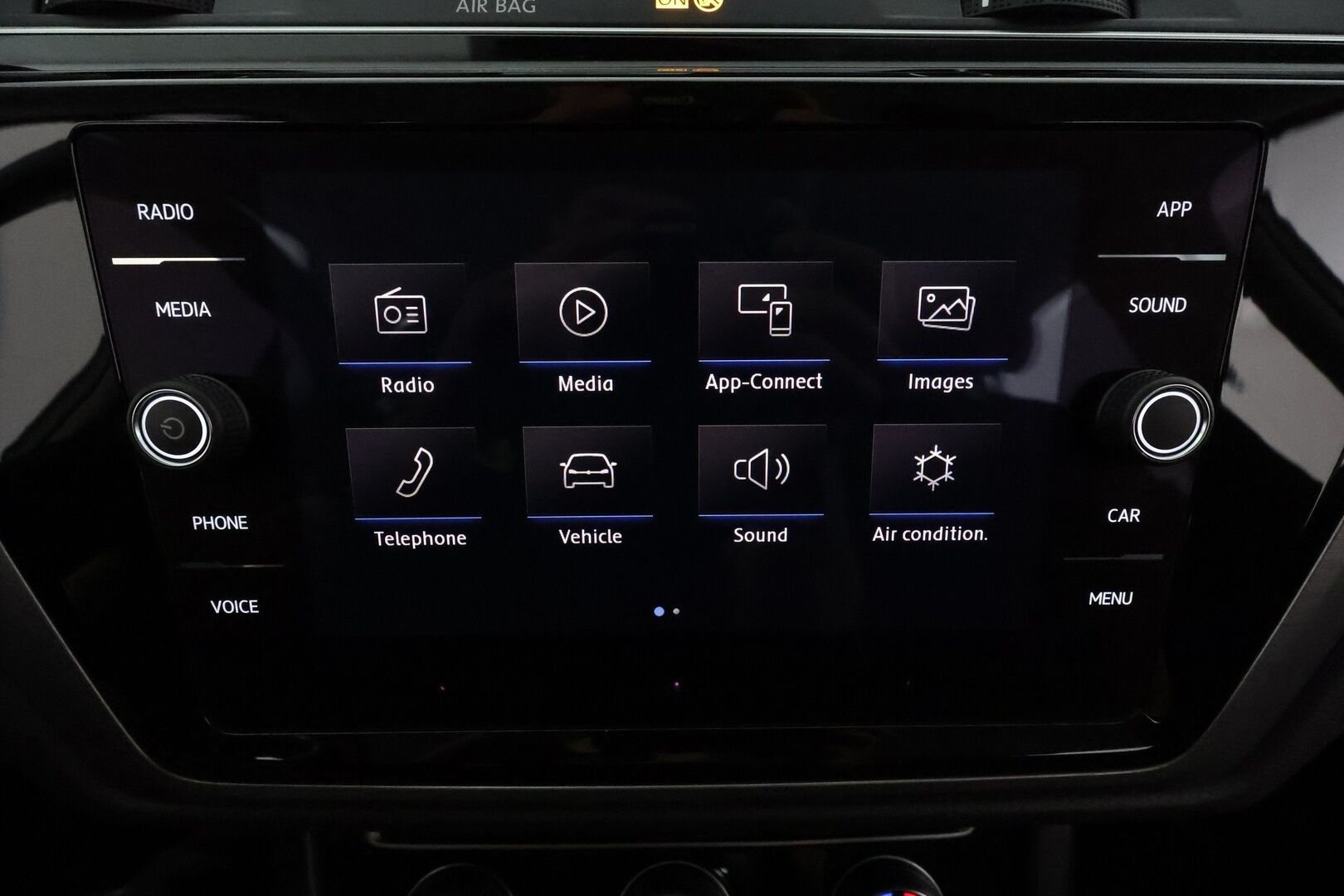 Volkswagen Touran 2020 R-Line 1,5 TSI EVO 110 kW DSG 7-P **Koukku / Adapt.Vakkari / P.kamera / LED-valot / Hierovat Penkit / KeylessGO** - 3,99 % KORKOTARJOUS TÄHÄN AUTOON - Kahdet renkaat