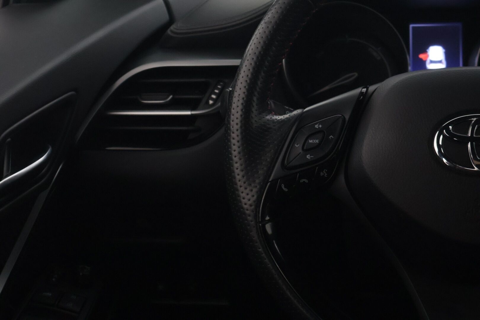 Toyota C-HR 2021 2,0 Hybrid GR Sport * JBL / ACC / Apple&Android / Blis / P-kamera * - Juuri saapunut / 2x Renkaat