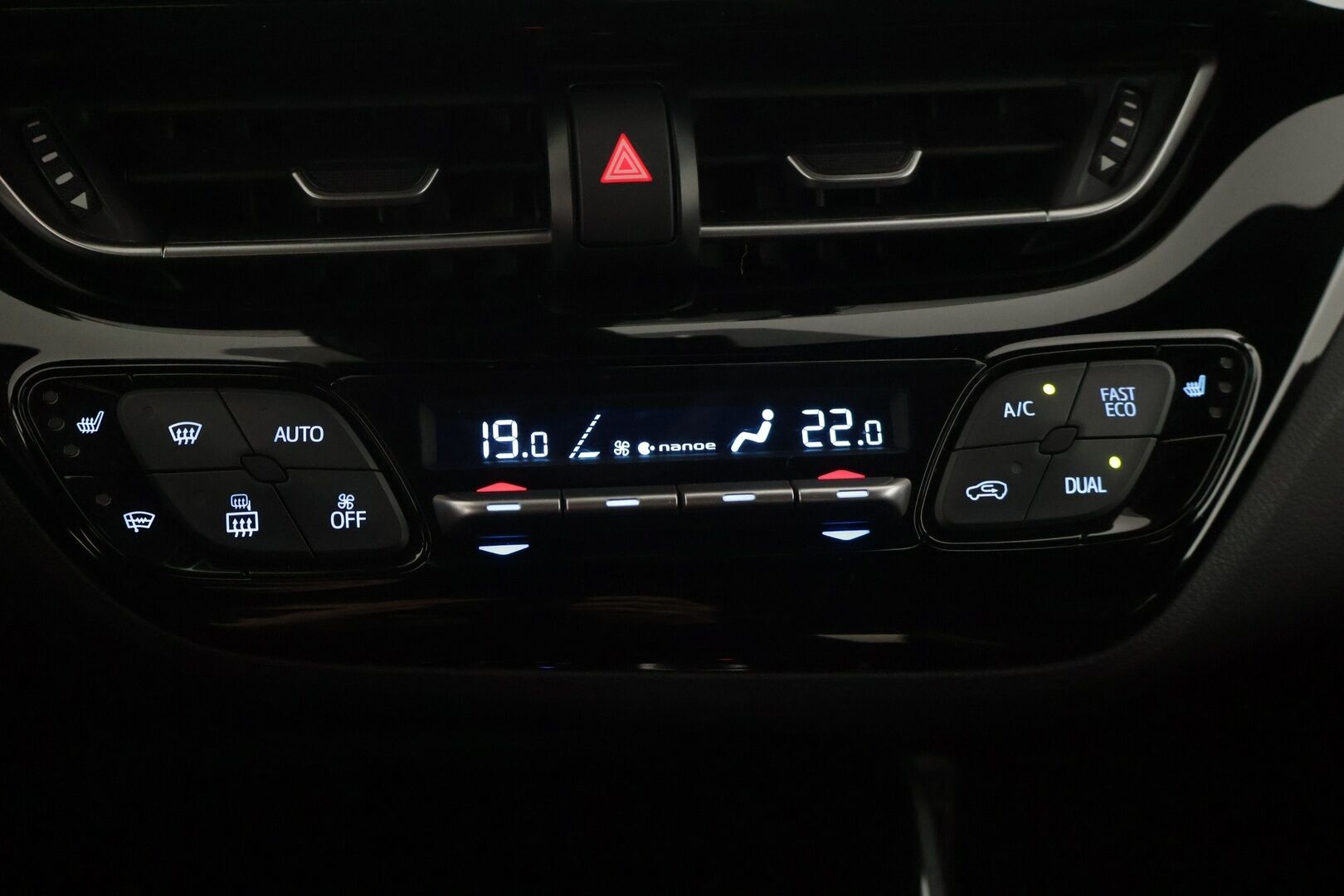 Toyota C-HR 2021 2,0 Hybrid GR Sport * JBL / ACC / Apple&Android / Blis / P-kamera * - Juuri saapunut / 2x Renkaat