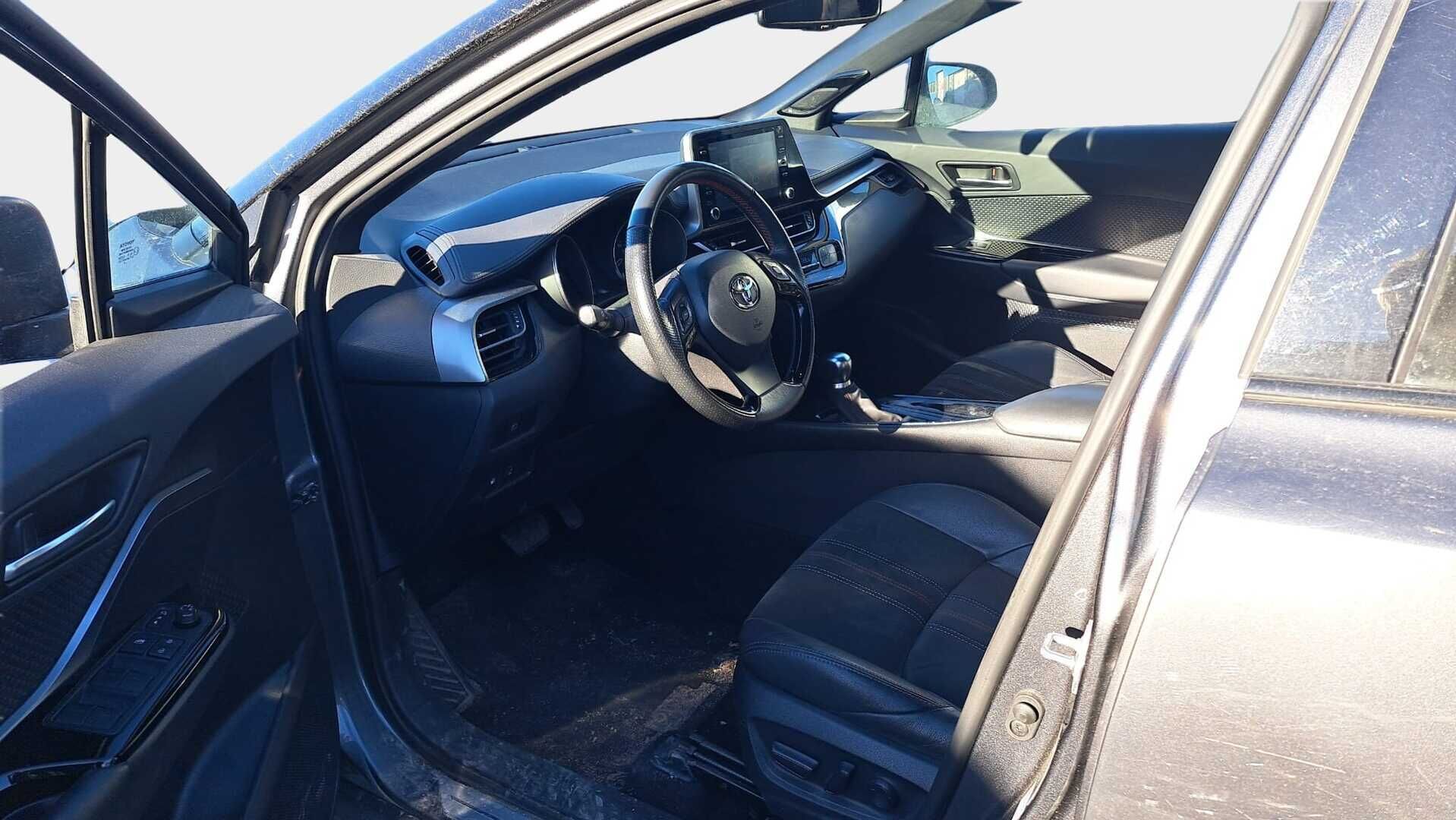 Toyota C-HR 2021 2,0 Hybrid GR Sport * JBL / Apple&Android / Blis / Vakionopeuden säädin / P-kamera * - Juuri saapunut / 2x Renkaat