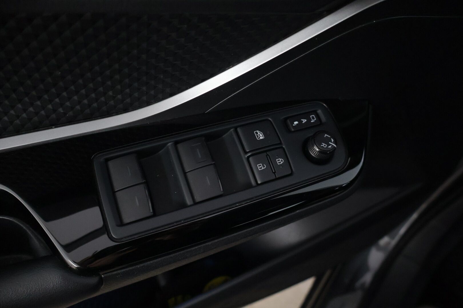 Toyota C-HR 2021 2,0 Hybrid GR Sport * JBL / ACC / Apple&Android / Blis / P-kamera * - Juuri saapunut / 2x Renkaat