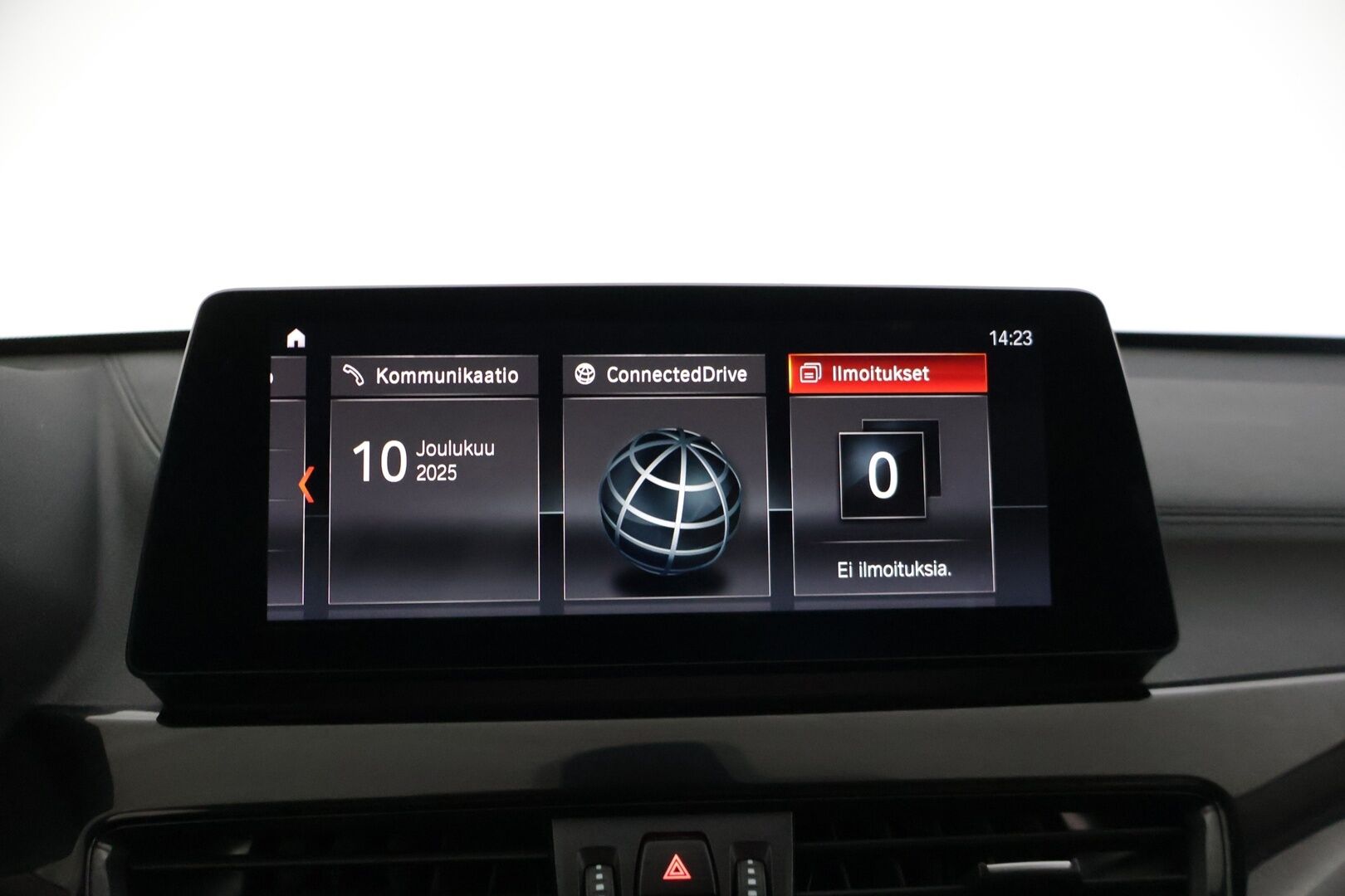 BMW X1 2021 F48 xDrive25e A Business Sport * Adapt. LED / HUD / Nahkasisusta / Hifit / Ambient / Koukku  * - * Siistikuntoinen / Hyvät varusteet / Akku kuntotarkastettu Soh 90,6% *