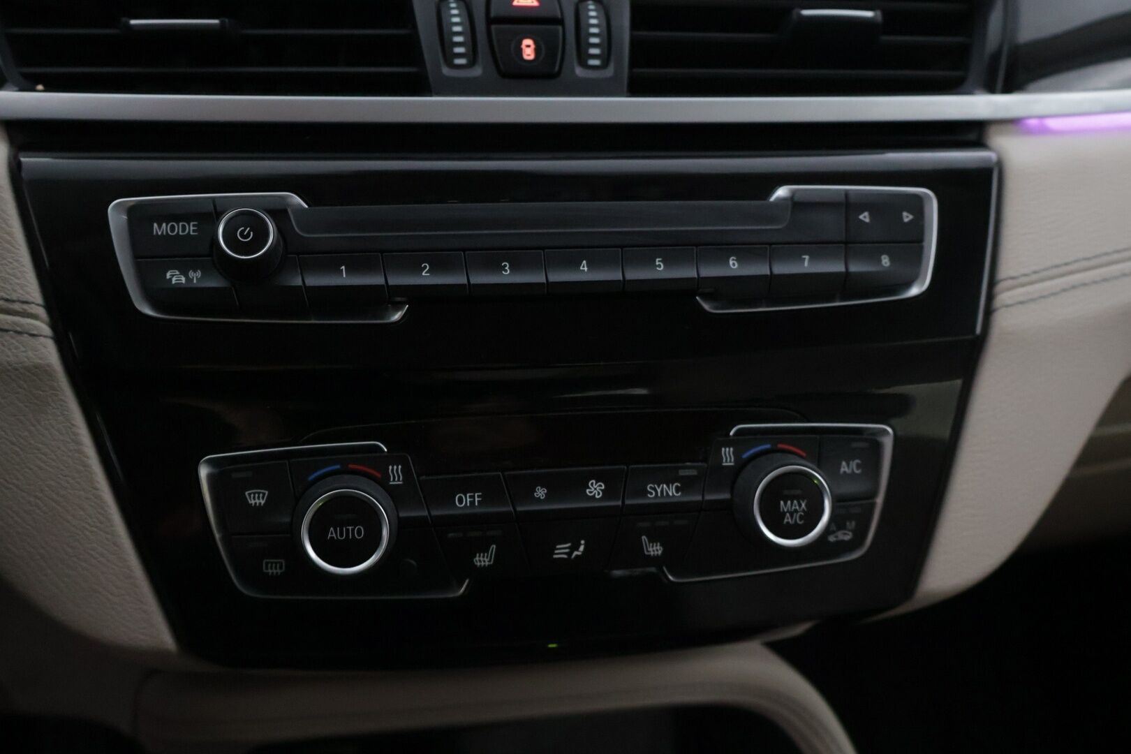 BMW X1 2021 F48 xDrive25e A Business Sport * Adapt. LED / HUD / Nahkasisusta / Hifit / Ambient / Koukku  * - * Siistikuntoinen / Hyvät varusteet / Akku kuntotarkastettu Soh 90,6% *