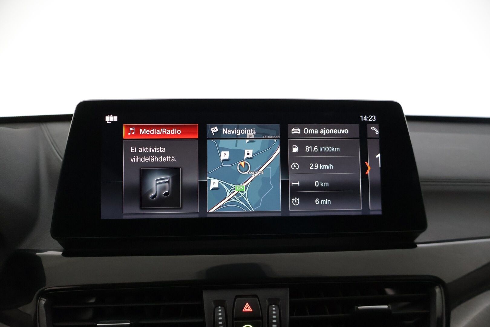 BMW X1 2021 F48 xDrive25e A Business Sport * Adapt. LED / HUD / Nahkasisusta / Hifit / Ambient / Koukku  * - * Siistikuntoinen / Hyvät varusteet / Akku kuntotarkastettu Soh 90,6% *