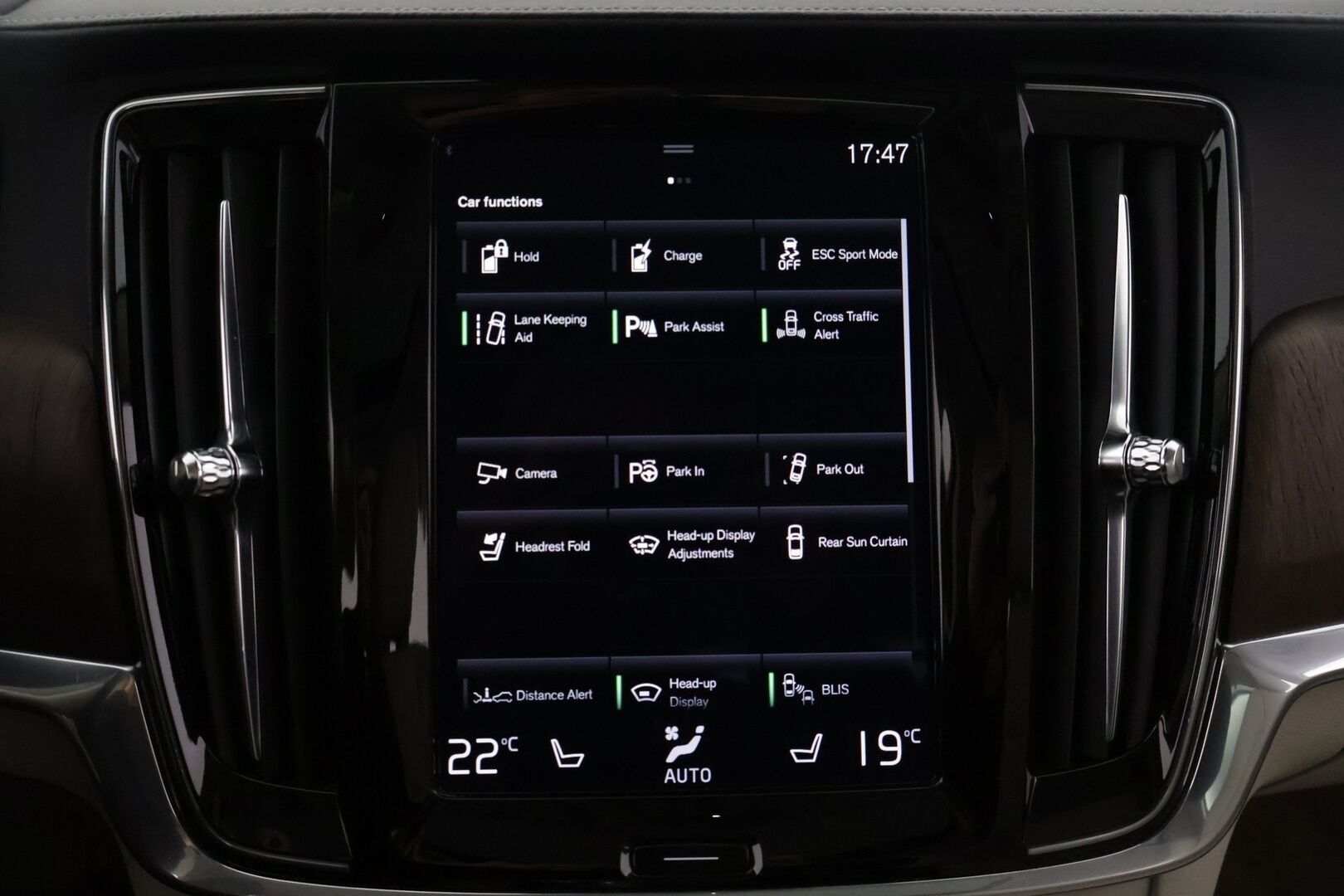 Volvo S90 2021 T8 TwE AWD Inscription aut *Adapt. Vakkari / BLIS / HUD / Bowers&Wilkins / 360 kamerat / Kattoluukku / Tuul. sekä hierovat nahat* - 3,99 % KORKOTARJOUS TÄHÄN AUTOON - *Huippuvarusteet / 2xrenkaat ja vanteet*