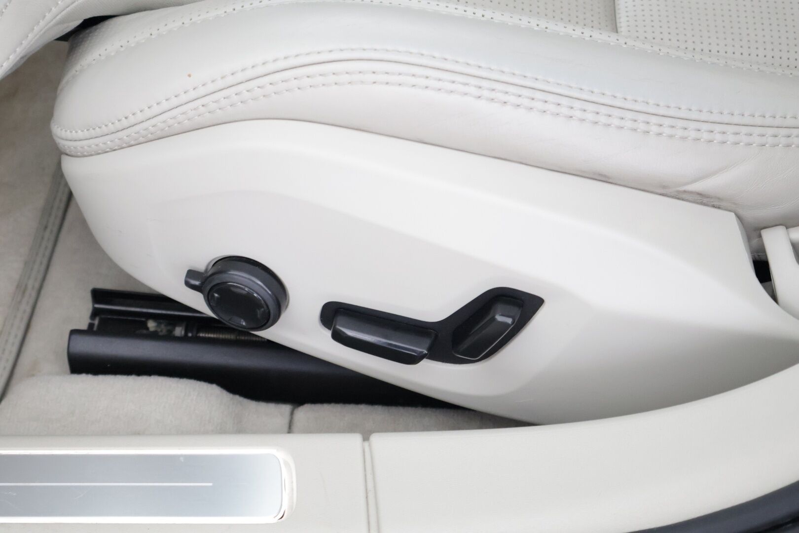 Volvo S90 2021 T8 TwE AWD Inscription aut *Adapt. Vakkari / BLIS / HUD / Bowers&Wilkins / 360 kamerat / Kattoluukku / Tuul. sekä hierovat nahat* - 3,99 % KORKOTARJOUS TÄHÄN AUTOON - *Huippuvarusteet / 2xrenkaat ja vanteet*