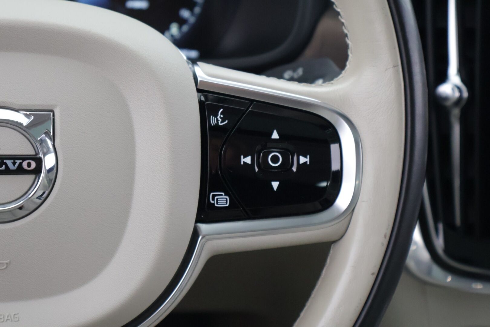 Volvo S90 2021 T8 TwE AWD Inscription aut *Adapt. Vakkari / BLIS / HUD / Bowers&Wilkins / 360 kamerat / Kattoluukku / Tuul. sekä hierovat nahat* - 3,99 % KORKOTARJOUS TÄHÄN AUTOON - *Huippuvarusteet / 2xrenkaat ja vanteet*