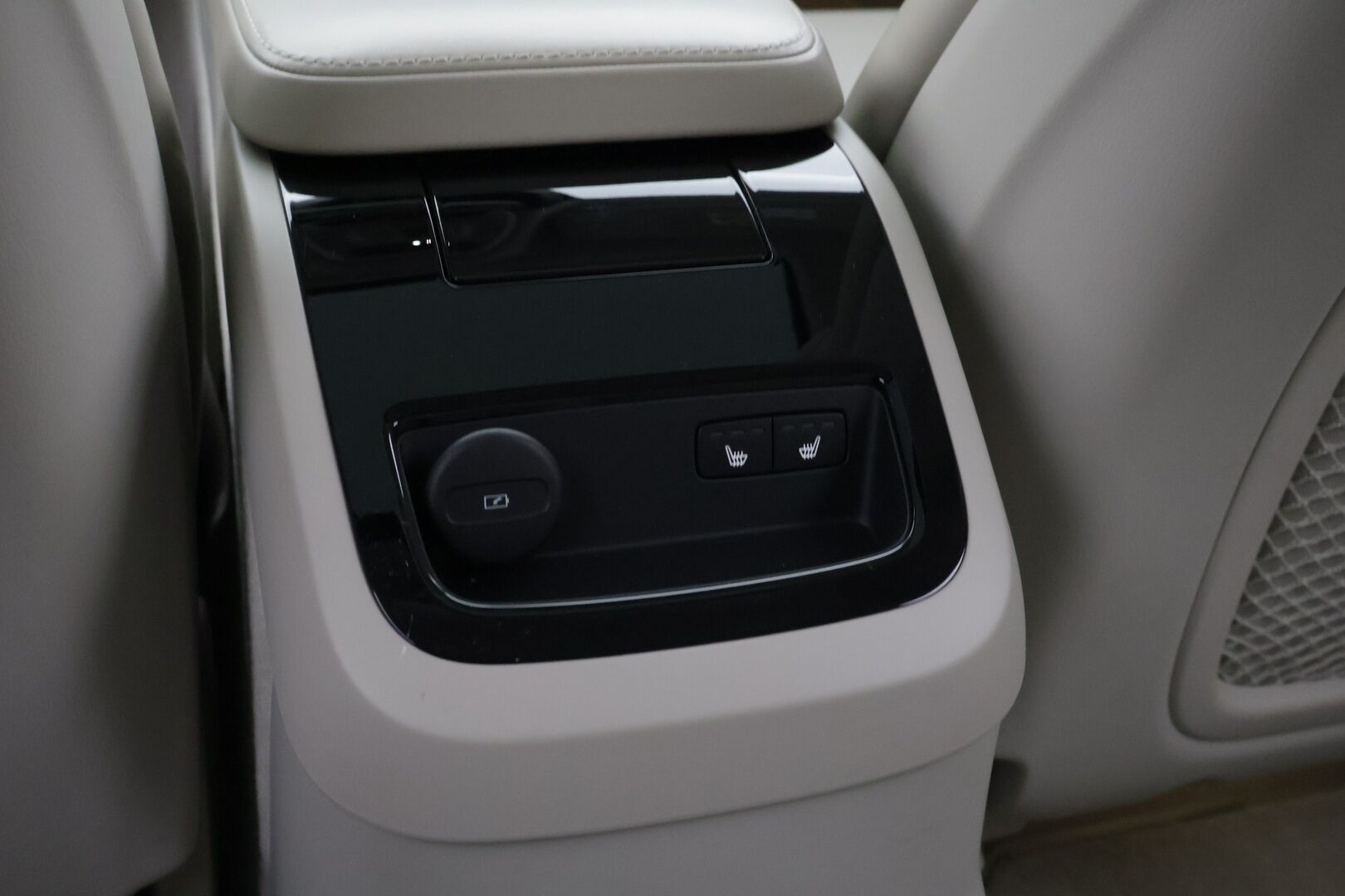 Volvo S90 2021 T8 TwE AWD Inscription aut *Adapt. Vakkari / BLIS / HUD / Bowers&Wilkins / 360 kamerat / Kattoluukku / Tuul. sekä hierovat nahat* - 3,99 % KORKOTARJOUS TÄHÄN AUTOON - *Huippuvarusteet / 2xrenkaat ja vanteet*