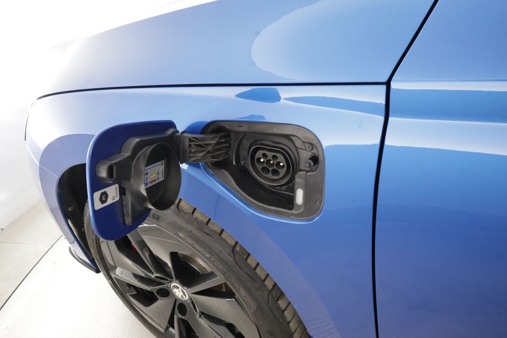 Skoda Octavia 2024 Combi 1.4 TSI PHEV RS iV DSG Autom. - | ACC | Lisälämmitin | Skoda crystal Light Matrix LED | P.Kamera | Digimittaristo | Ratinlämmitys | Keyless | Apple&Android | Suomi-auto | Kahdet Renkaat | Merkkihuollettu |