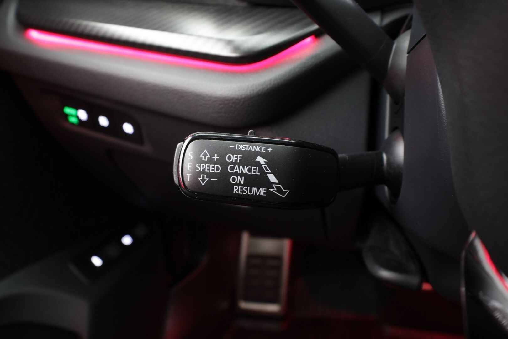 Skoda Octavia 2024 Combi 1.4 TSI PHEV RS iV DSG Autom. - | ACC | Lisälämmitin | Skoda crystal Light Matrix LED | P.Kamera | Digimittaristo | Ratinlämmitys | Keyless | Apple&Android | Suomi-auto | Kahdet Renkaat | Merkkihuollettu |