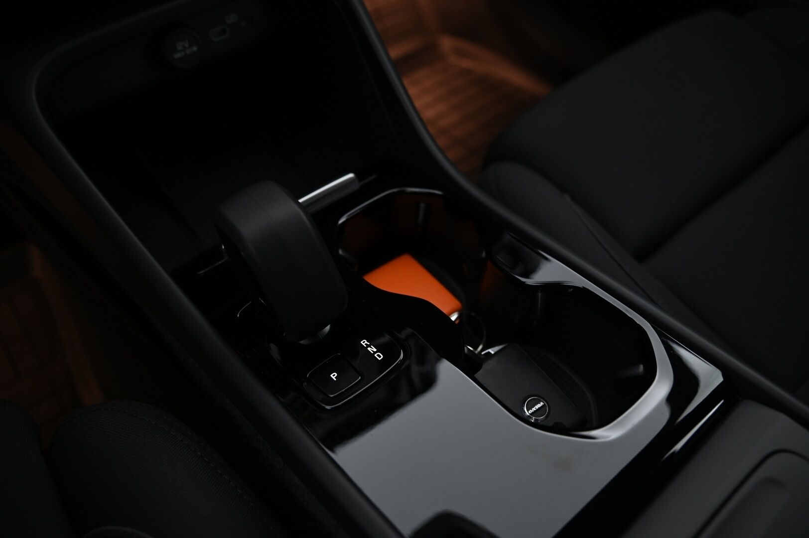 Volvo XC40 2024 Recharge Single Plus *VOC / ACC / Navi / P.kamera / Ilmalämpöpumppu* - 3,99 % KORKOTARJOUS TÄHÄN AUTOON - *Tehdastakuu Voimassa: 100tkm / 22.03.2027 // 2x Renkaat Aluvanteilla!