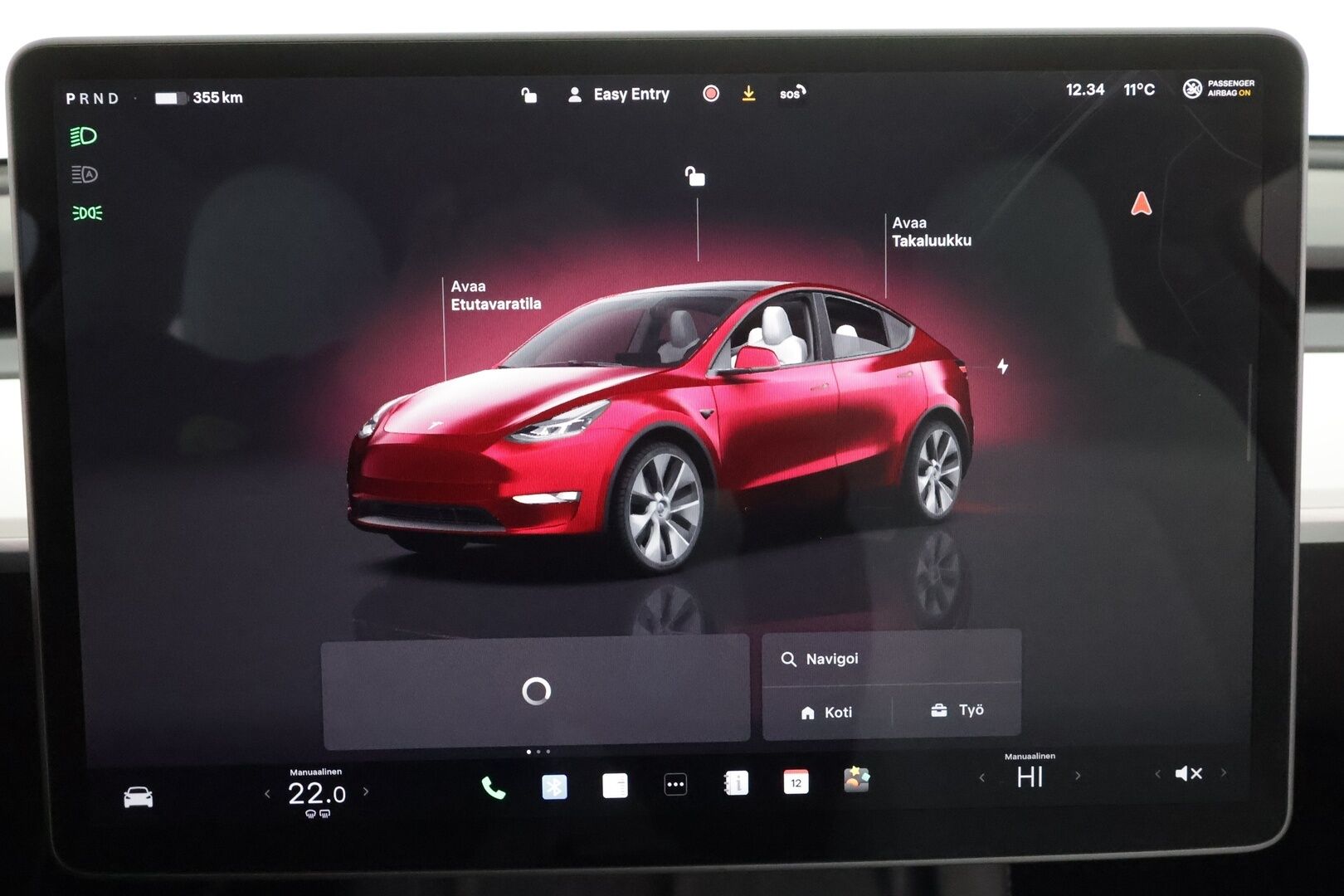 Tesla Model Y 2024 Long Range * Koukku / ILP / ACC / Matrix-LED / Lasikatto / P.kamera / Muistipenkki / Premium Audio * - 1-om Suomi-auto / Akku kuntotarkastettu / 2x Latauskaapelit / Kahdet renkaat 