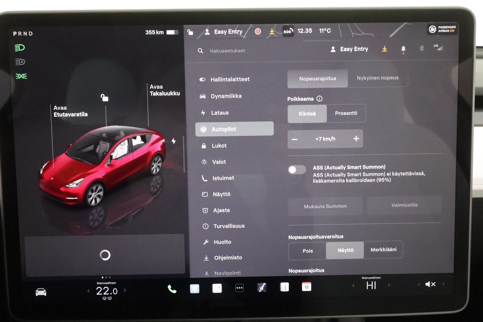 Tesla Model Y 2024 Long Range * Koukku / ILP / ACC / Matrix-LED / Lasikatto / P.kamera / Muistipenkki / Premium Audio * - 1-om Suomi-auto / Akku kuntotarkastettu / 2x Latauskaapelit / Kahdet renkaat 