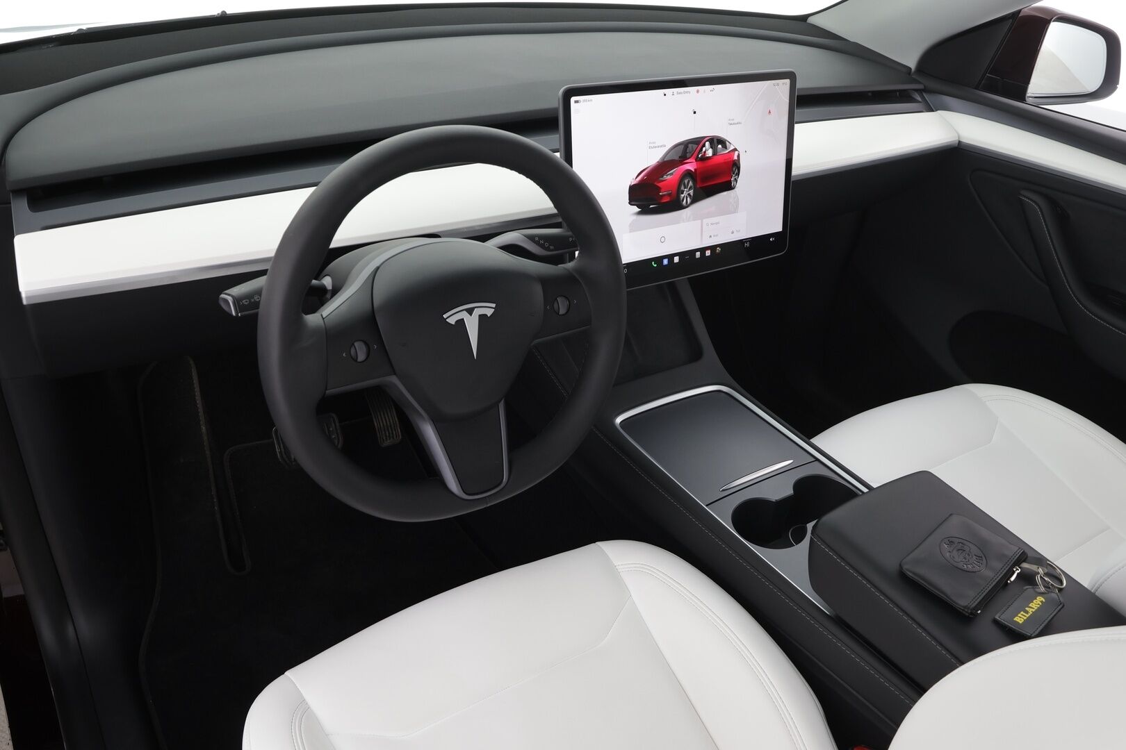 Tesla Model Y 2024 Long Range * Koukku / ILP / ACC / Matrix-LED / Lasikatto / P.kamera / Muistipenkki / Premium Audio * - 1-om Suomi-auto / Akku kuntotarkastettu / 2x Latauskaapelit / Kahdet renkaat 